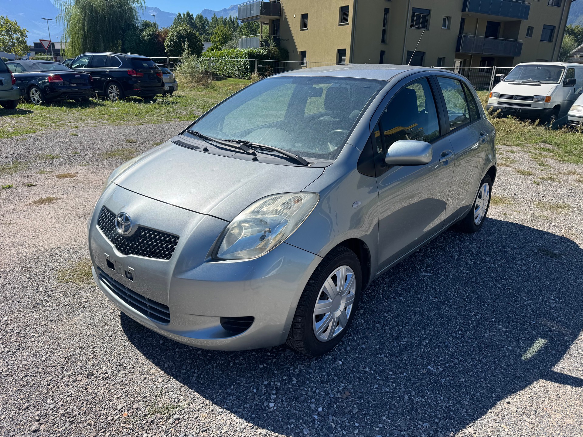 TOYOTA Yaris 1.3 Linea Sol-image-0