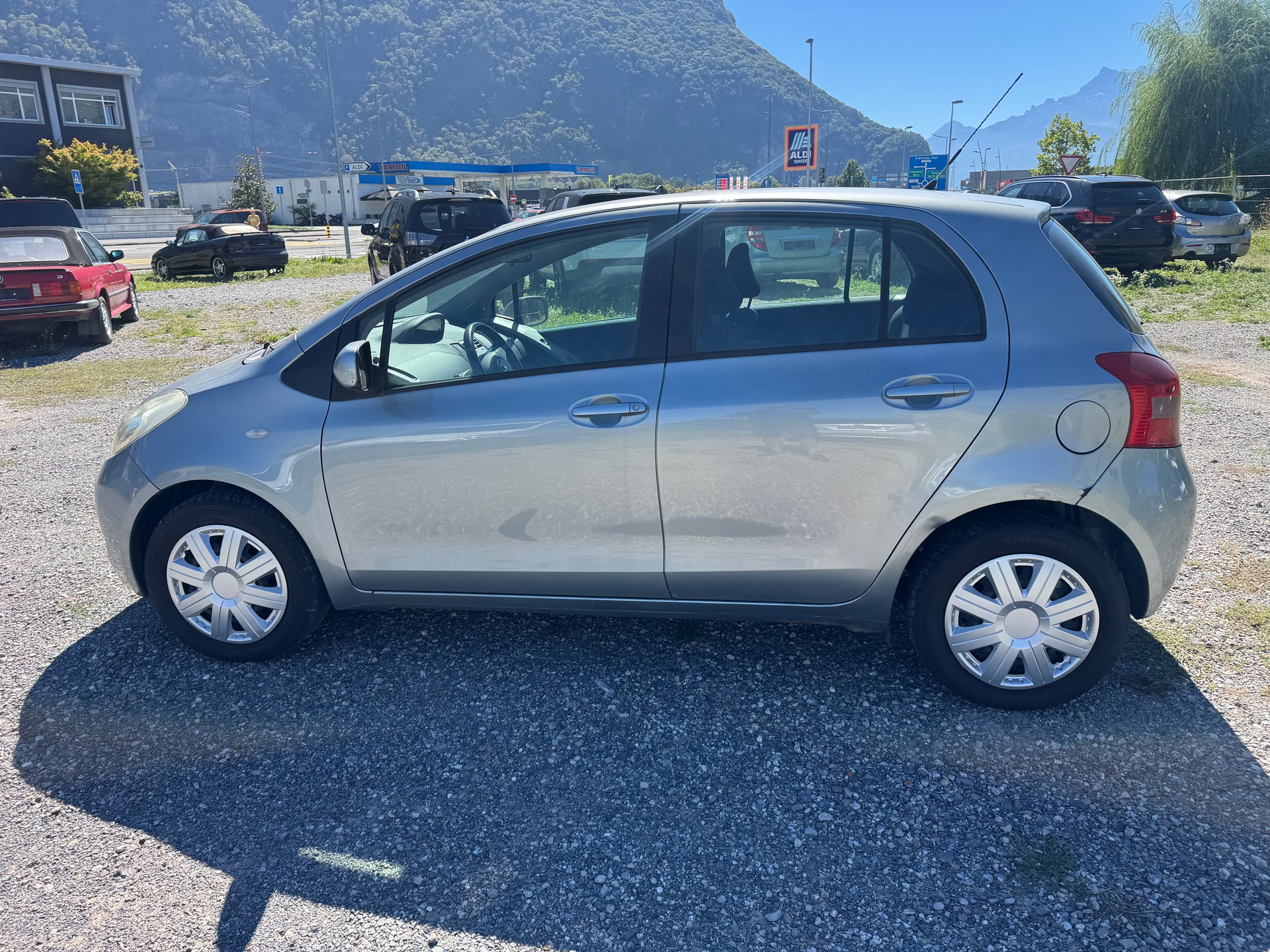 TOYOTA Yaris 1.3 Linea Sol-image-6