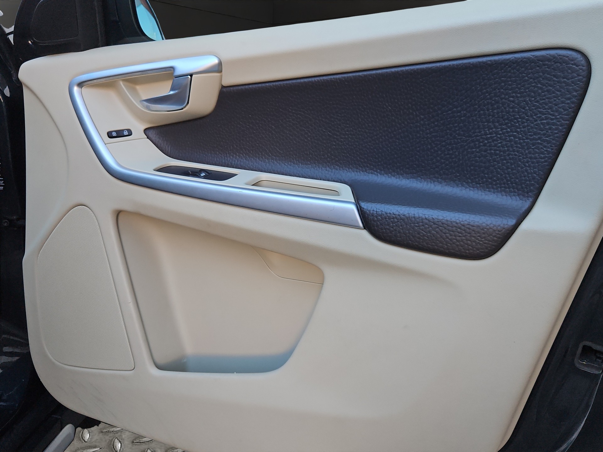 VOLVO XC60 T6 AWD Summum Geartronic-image-16