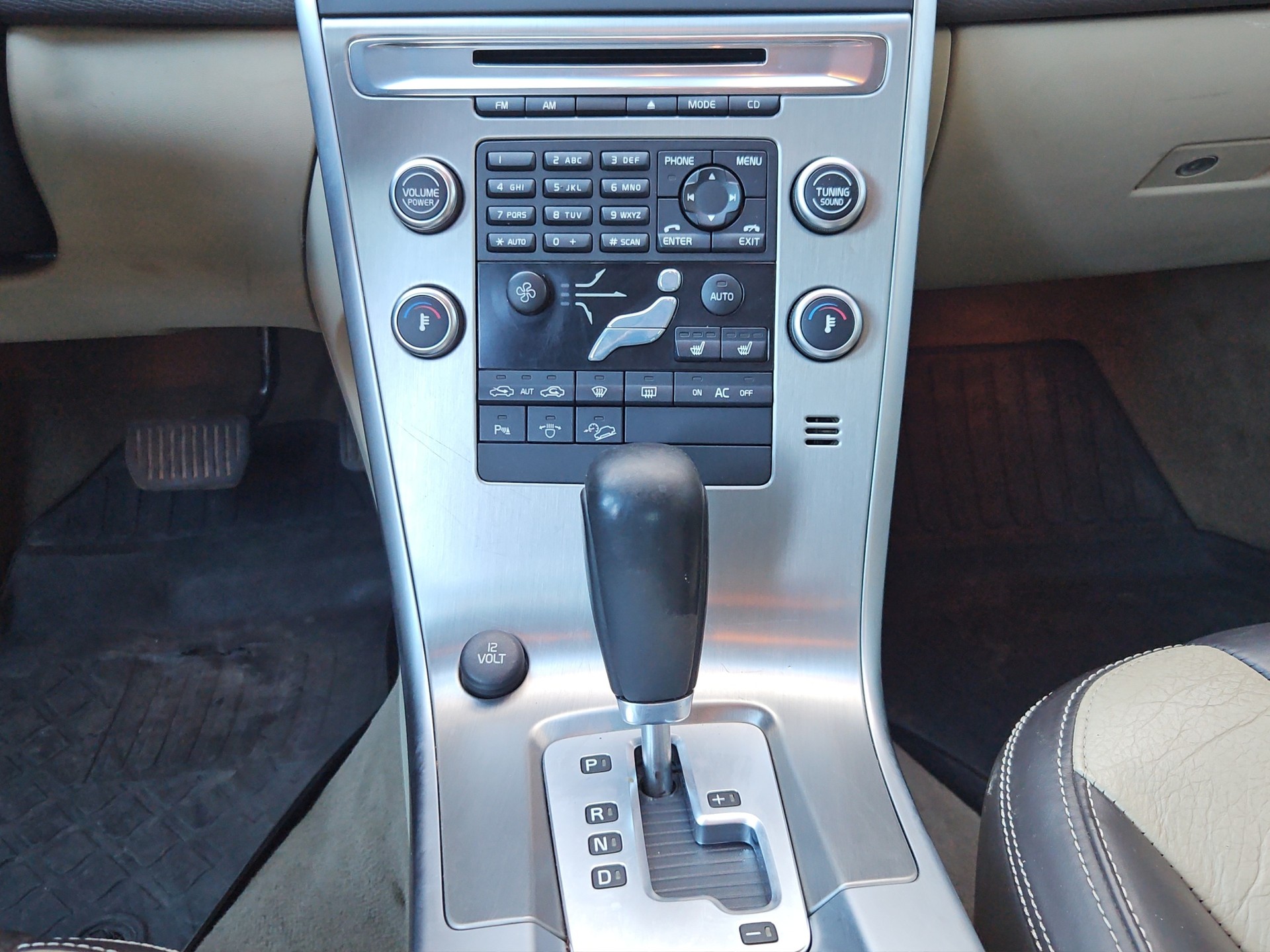 VOLVO XC60 T6 AWD Summum Geartronic-image-11