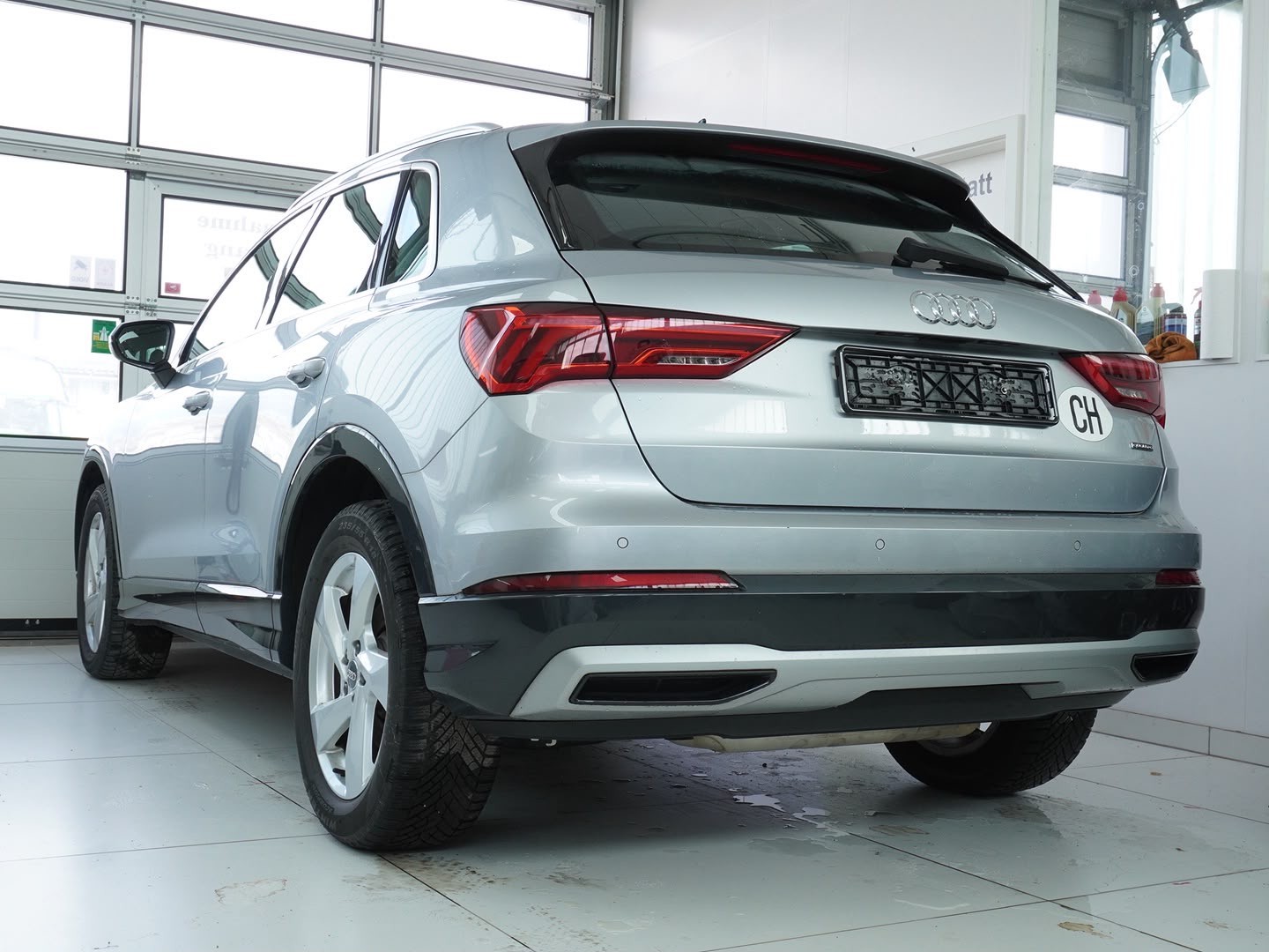 AUDI Q3 45 TFSI advanced quattro S-tronic-image-1