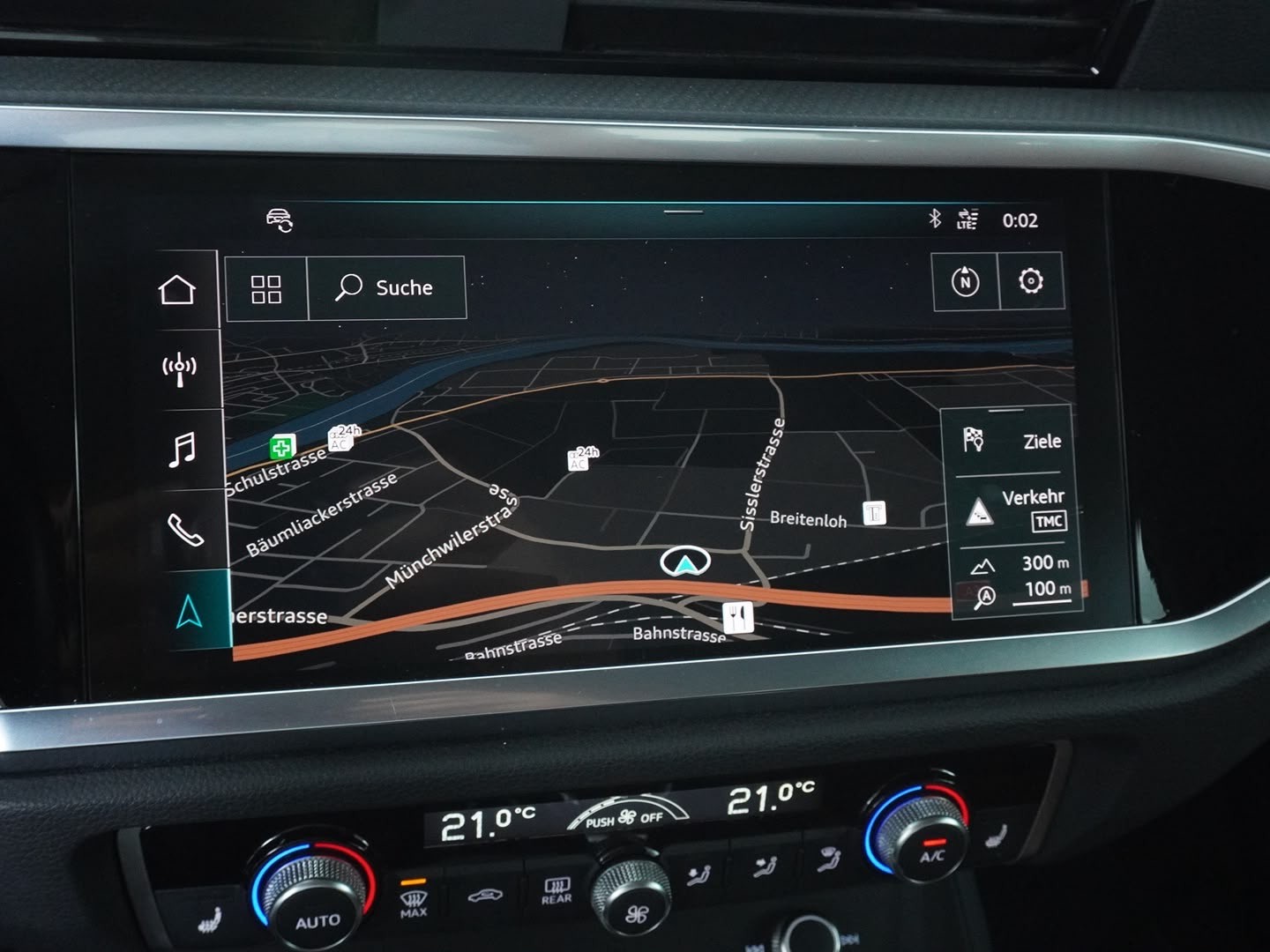 AUDI Q3 45 TFSI advanced quattro S-tronic-image-6