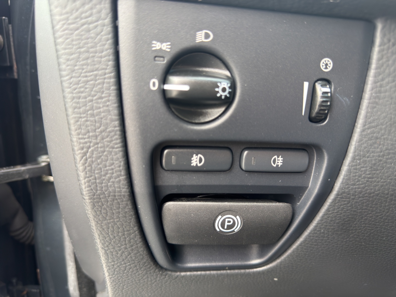 VOLVO XC90 D5 AWD Family Edition Geartronic-image-23