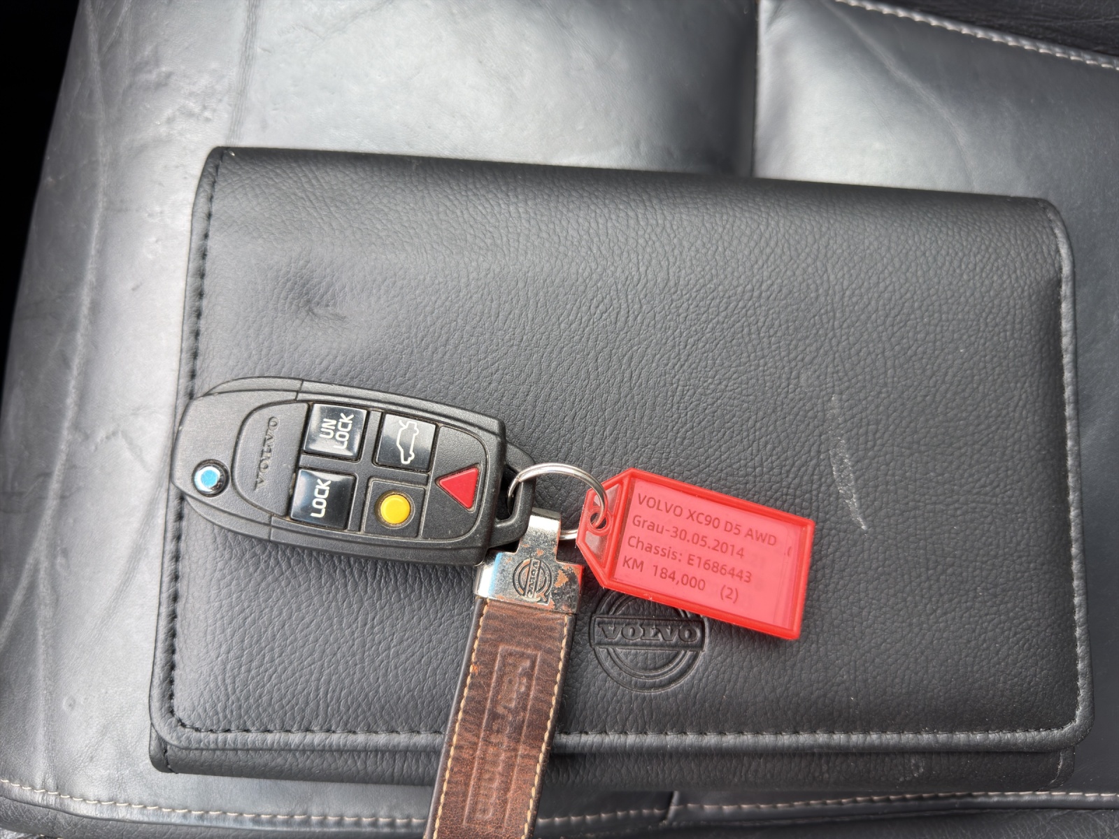 VOLVO XC90 D5 AWD Family Edition Geartronic-image-24