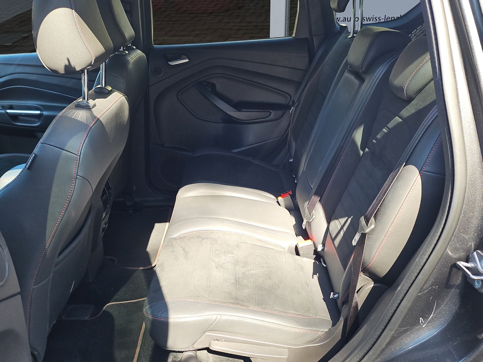 FORD Kuga 2.0 TDCi ST Line High 4WD PowerShift-image-15
