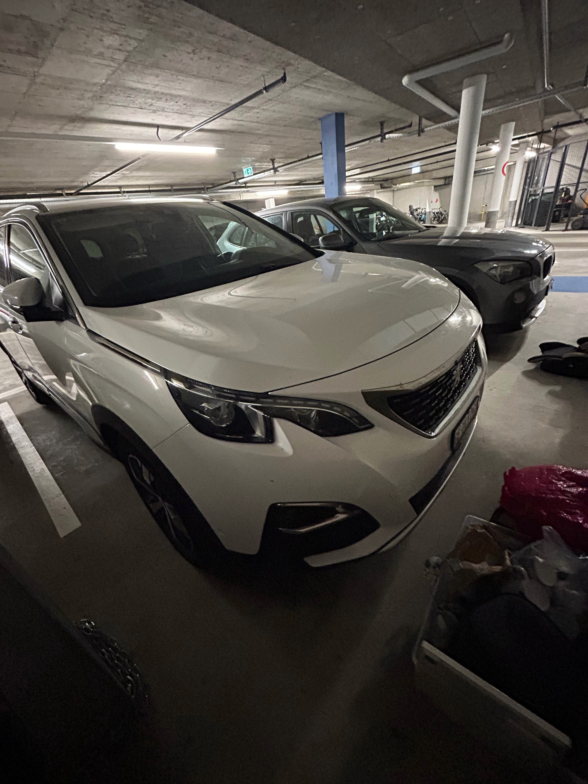 PEUGEOT 1.2 PureTech Allure-image-2