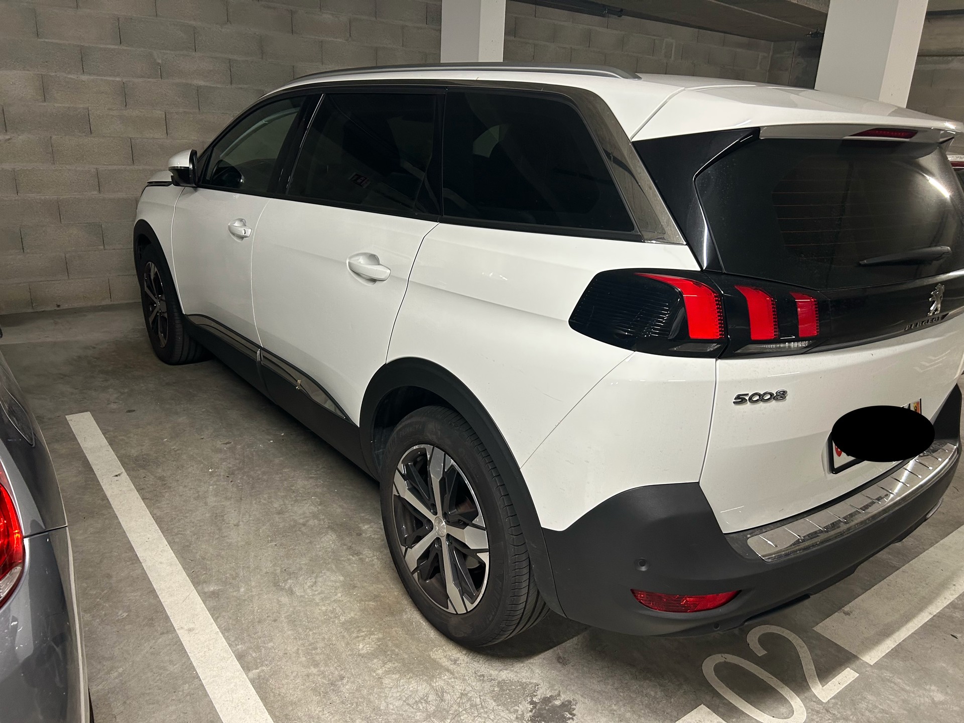 PEUGEOT 1.2 PureTech Allure-image-1