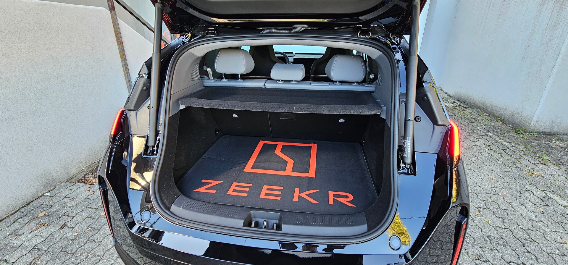 ZEEKR Privilege AWD-image-6