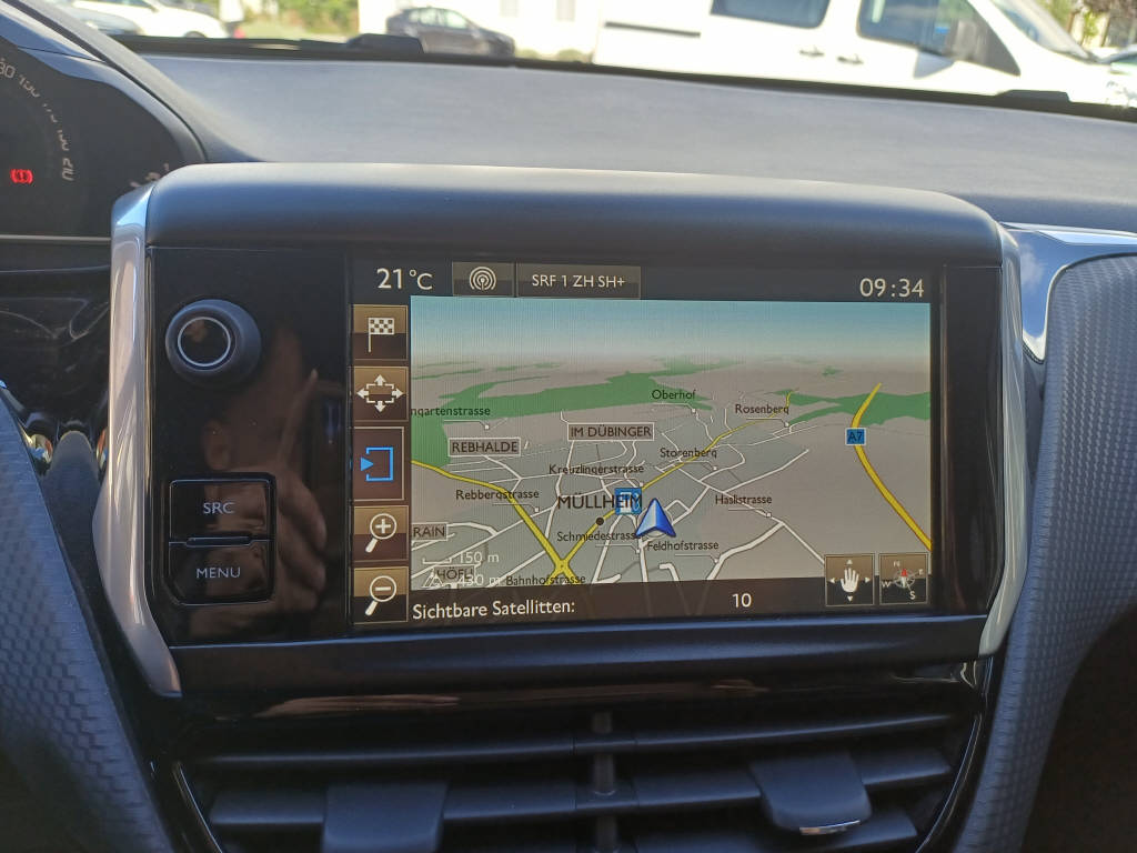 PEUGEOT 2008 1.2 PureTech 110 Allure S/S-image-13