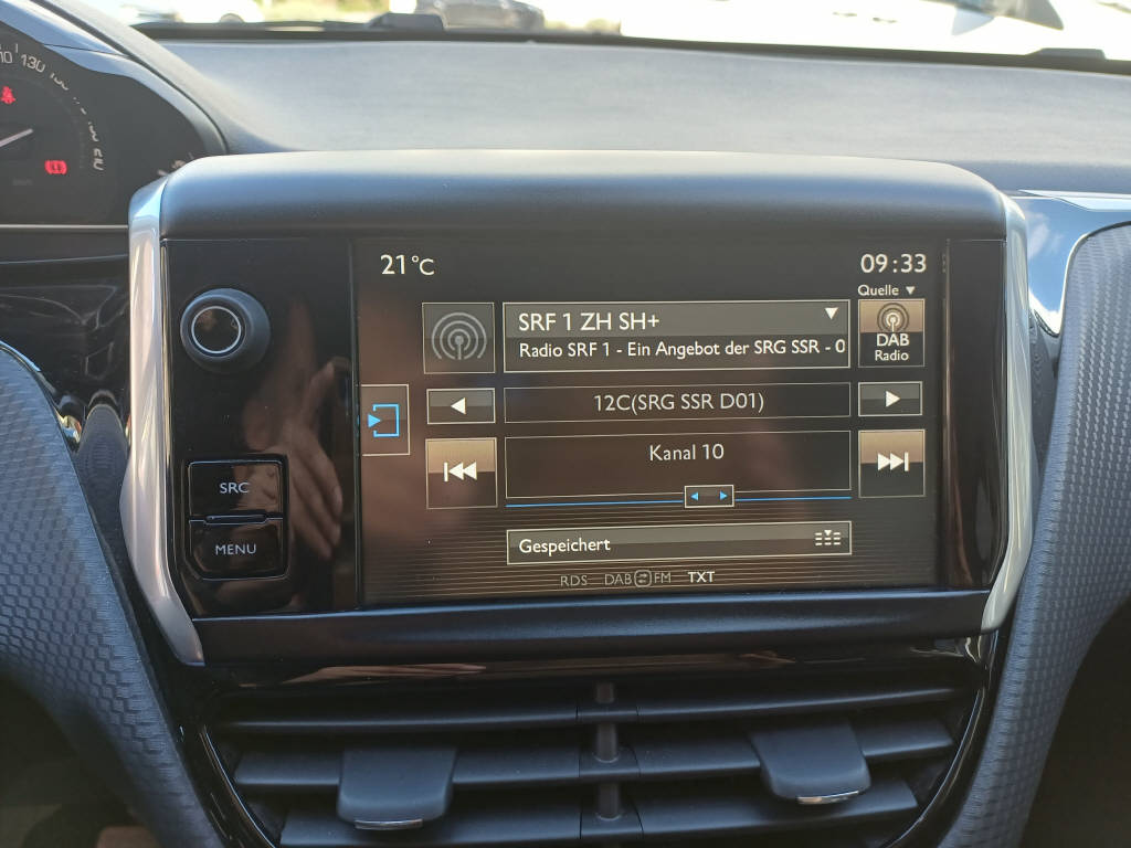 PEUGEOT 2008 1.2 PureTech 110 Allure S/S-image-12