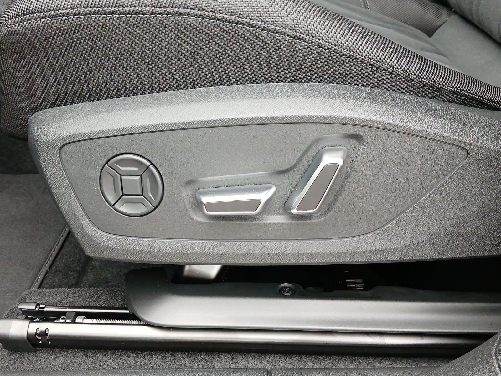 AUDI Q3 SUV TFSI quattro 150 kW S tronic-image-15
