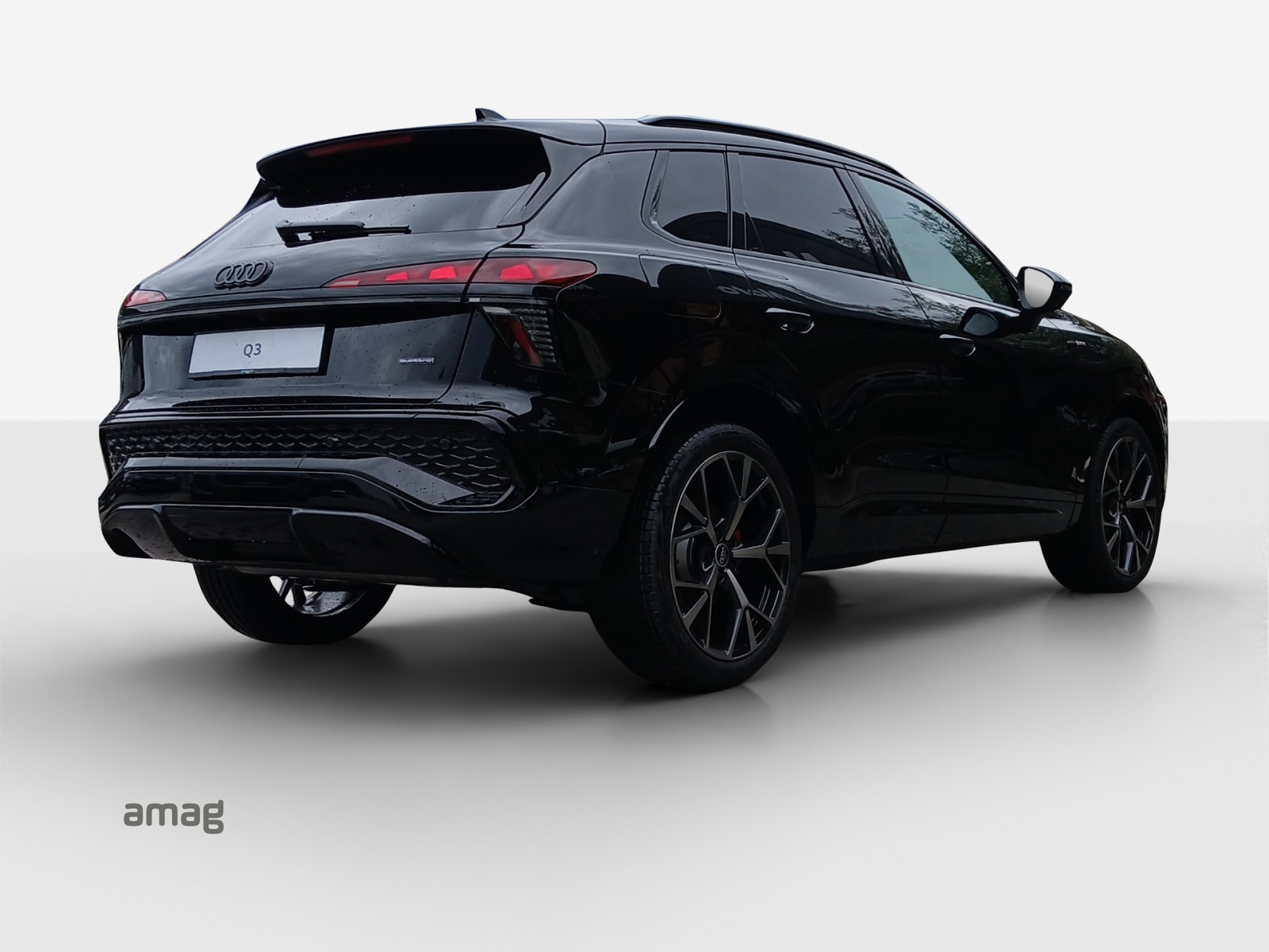 AUDI Q3 SUV TFSI quattro 150 kW S tronic-image-4