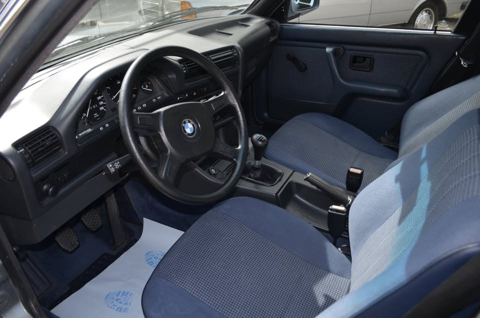 BMW 325-image-7