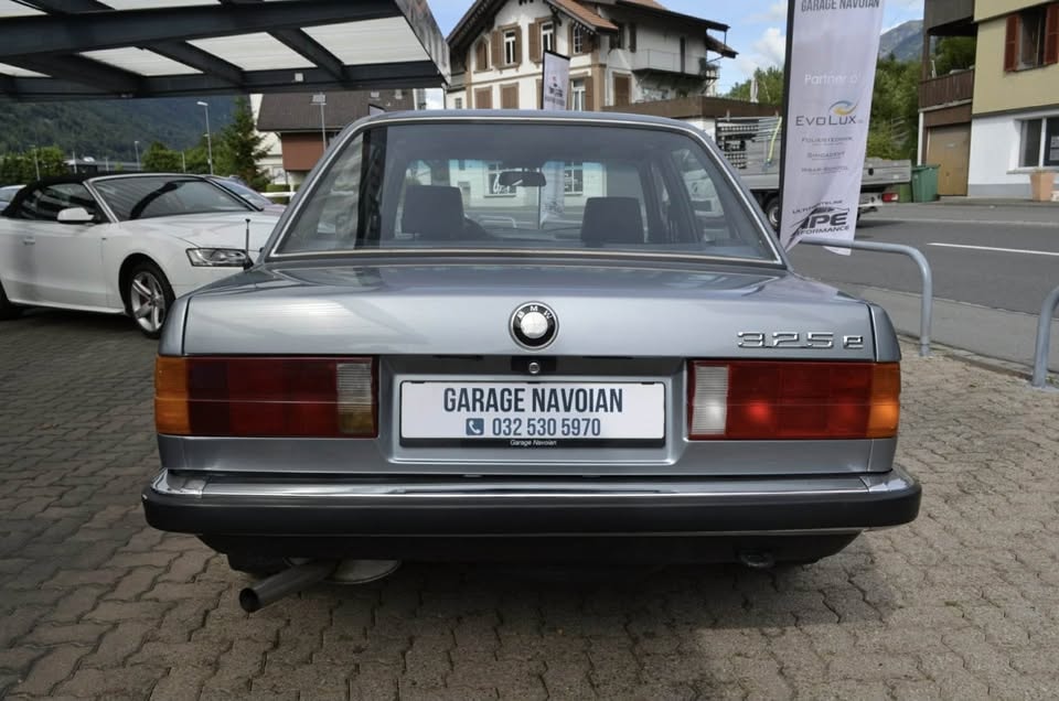 BMW 325-image-5