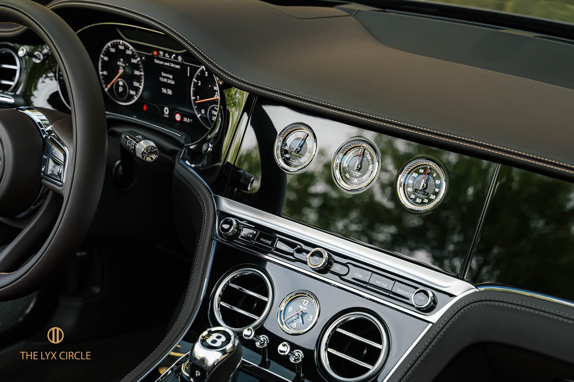 BENTLEY Continental GTC 4.0 V8 Azure-image-13