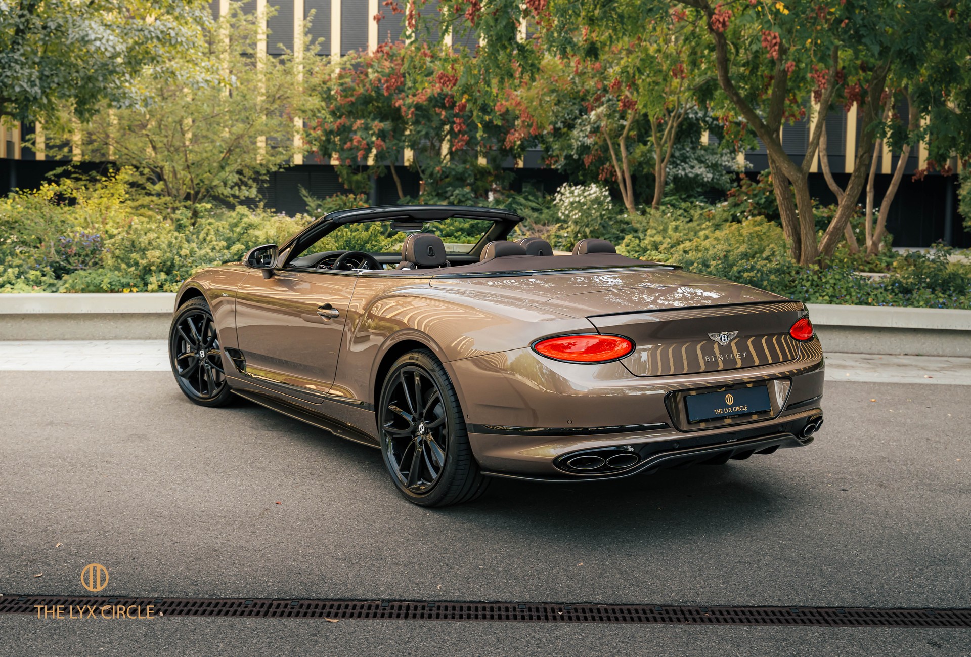 BENTLEY Continental GTC 4.0 V8 Azure-image-6