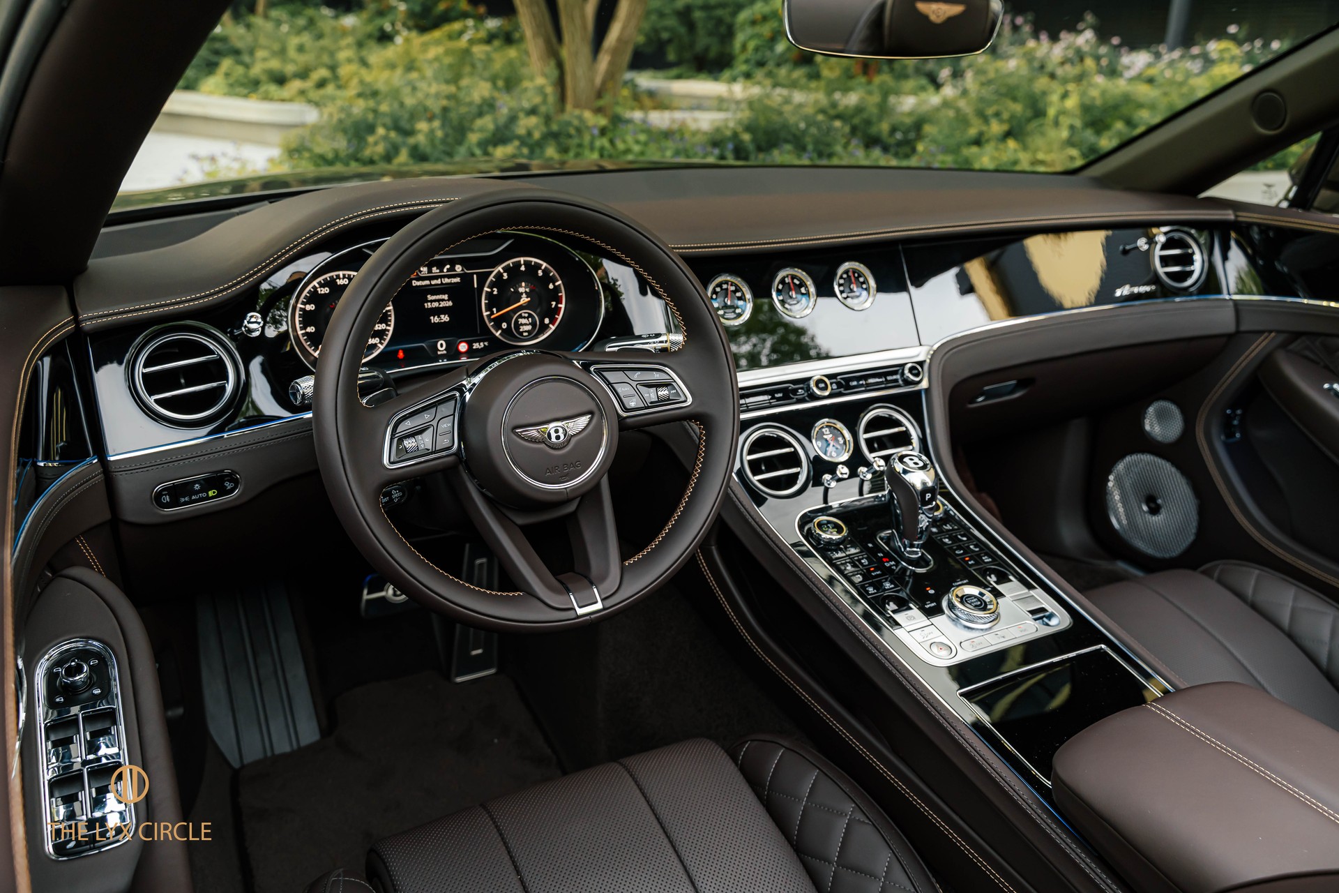 BENTLEY Continental GTC 4.0 V8 Azure-image-10
