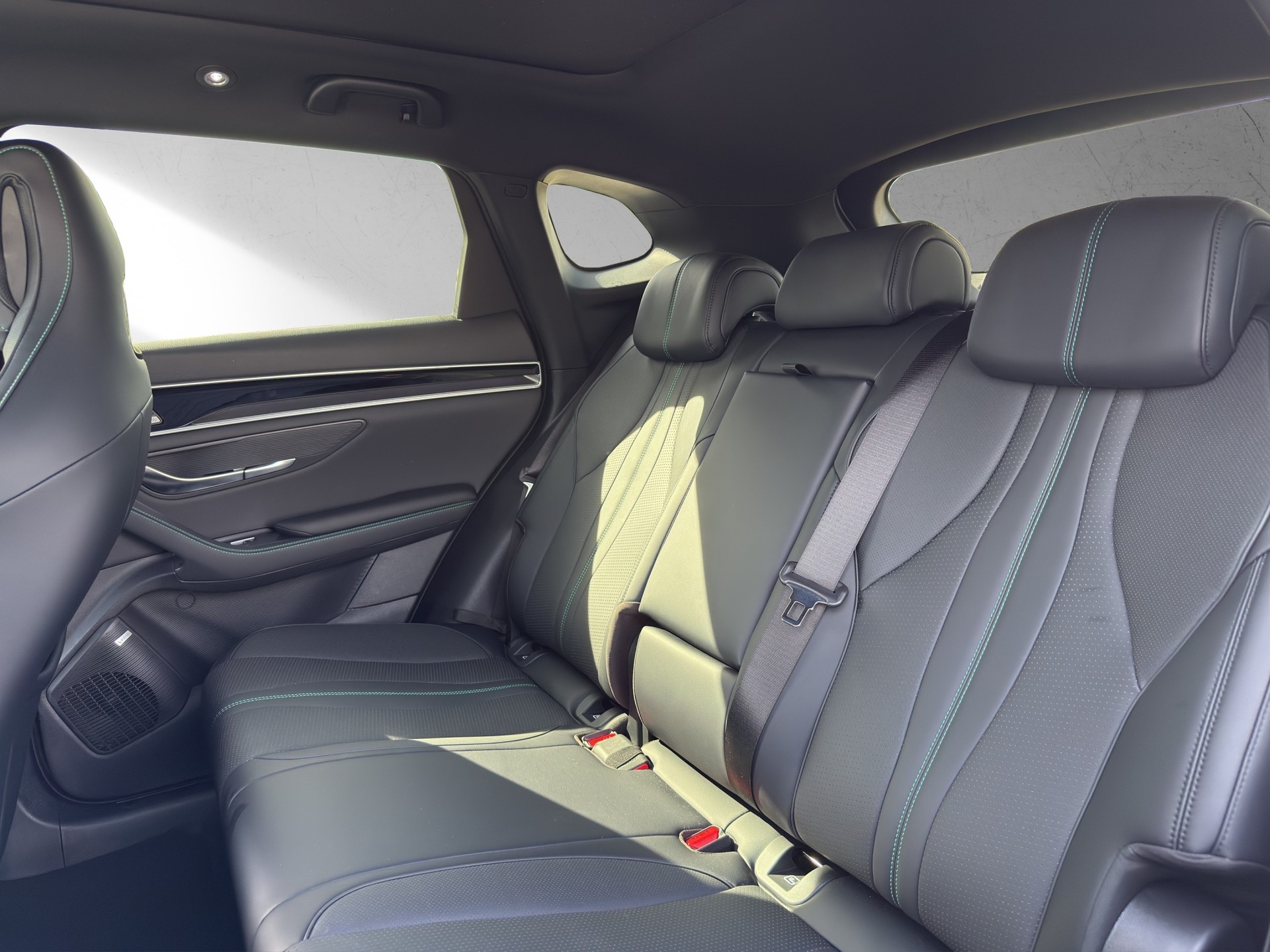 BYD Seal U DM-i Design AWD-image-13