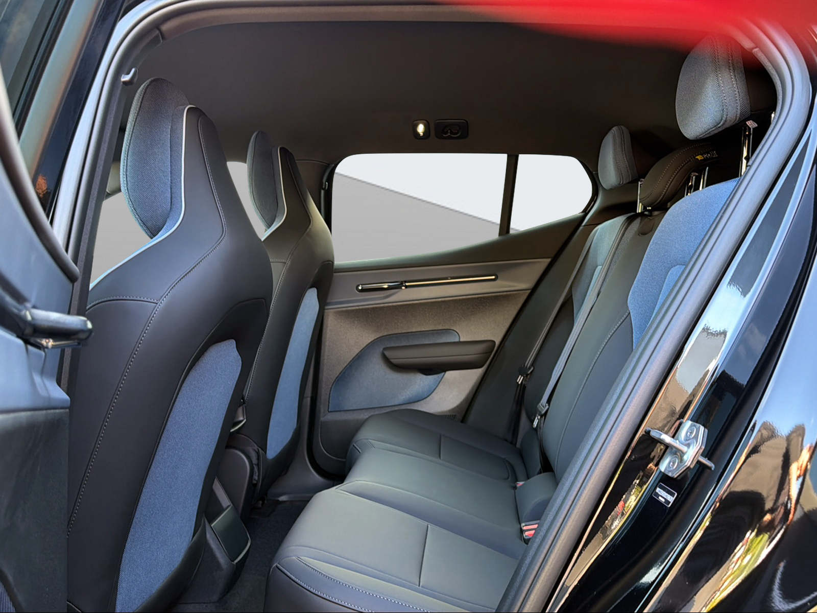 VOLVO EX30 P8 Plus AWD-image-11
