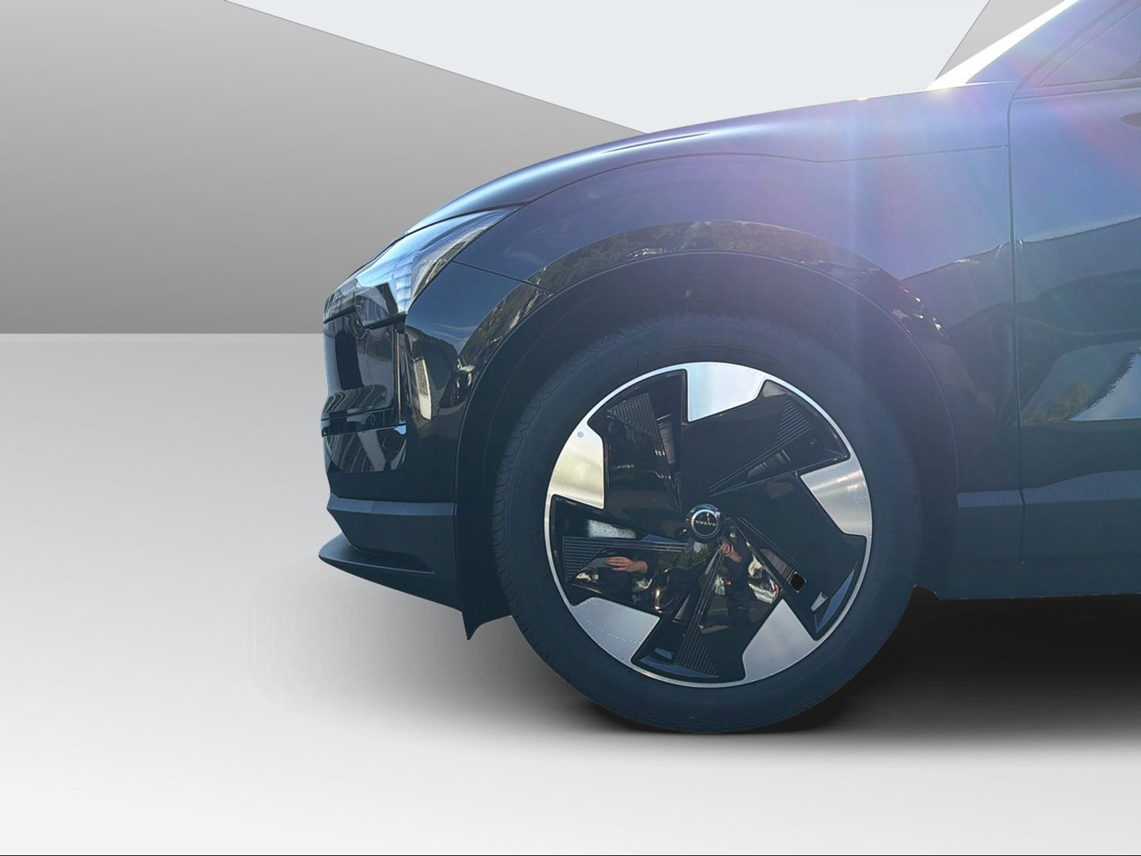 VOLVO EX30 P8 Plus AWD-image-8