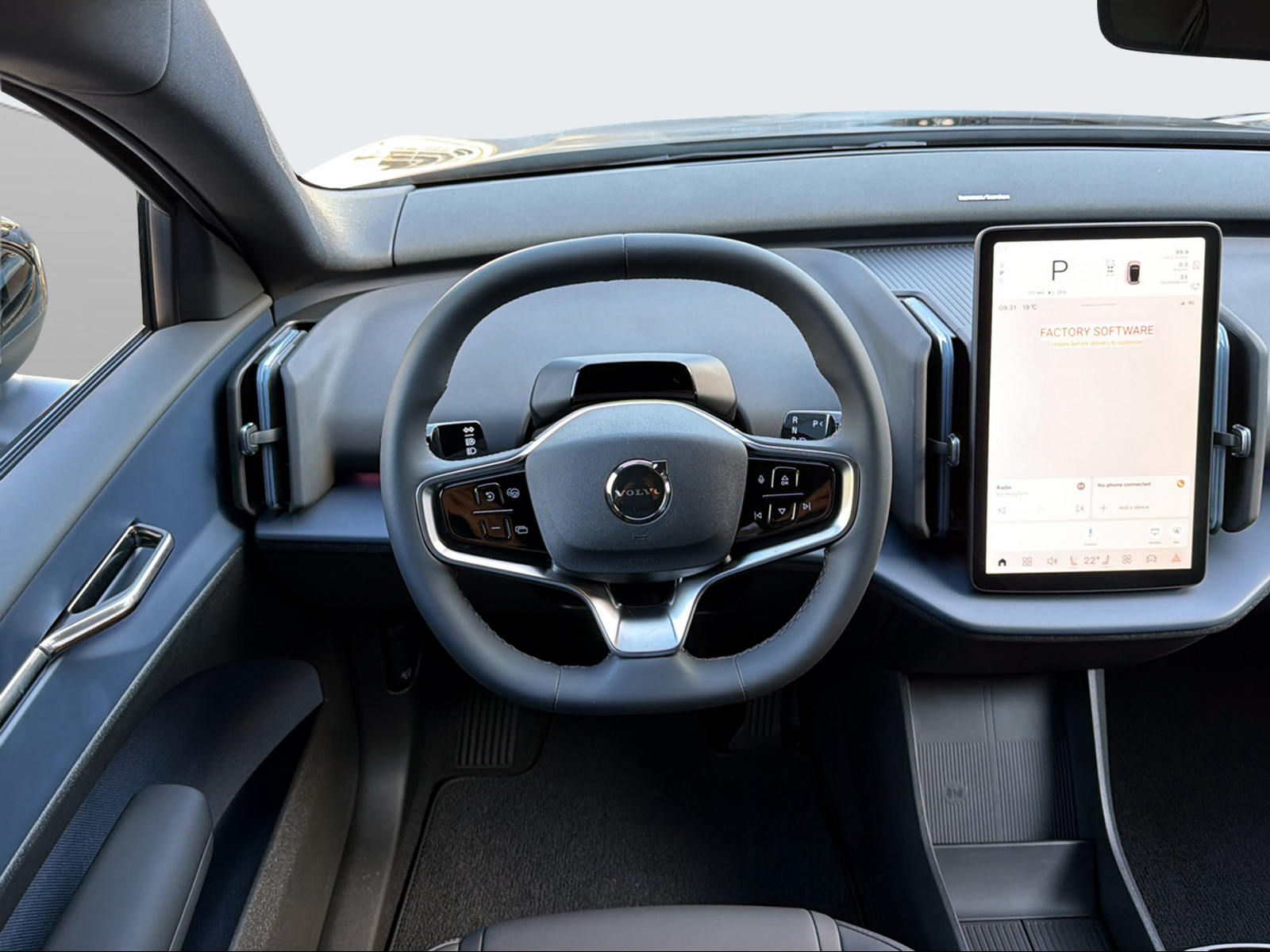 VOLVO EX30 P8 Plus AWD-image-14