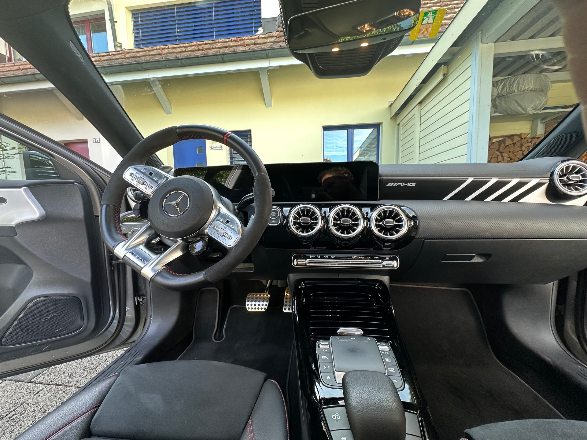 MERCEDES-BENZ A 35 AMG-image-3