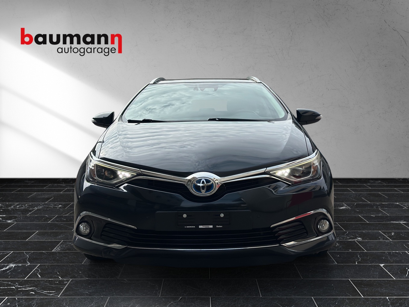 TOYOTA Auris Touring Sports 1.8 HSD Luna e-CVT-image-5