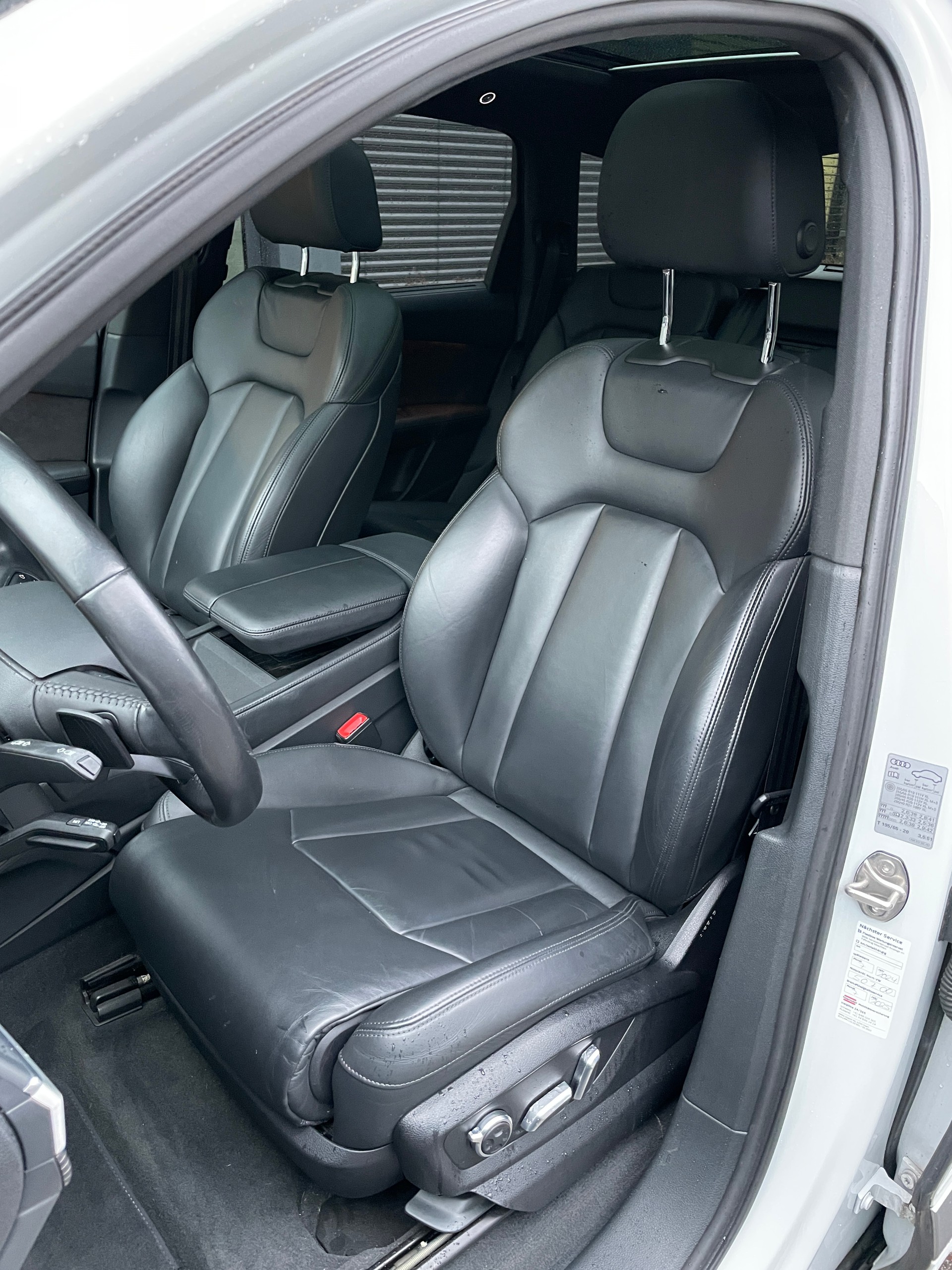 AUDI Q7 e-tron 3.0 TDI quattro tiptronic-image-10