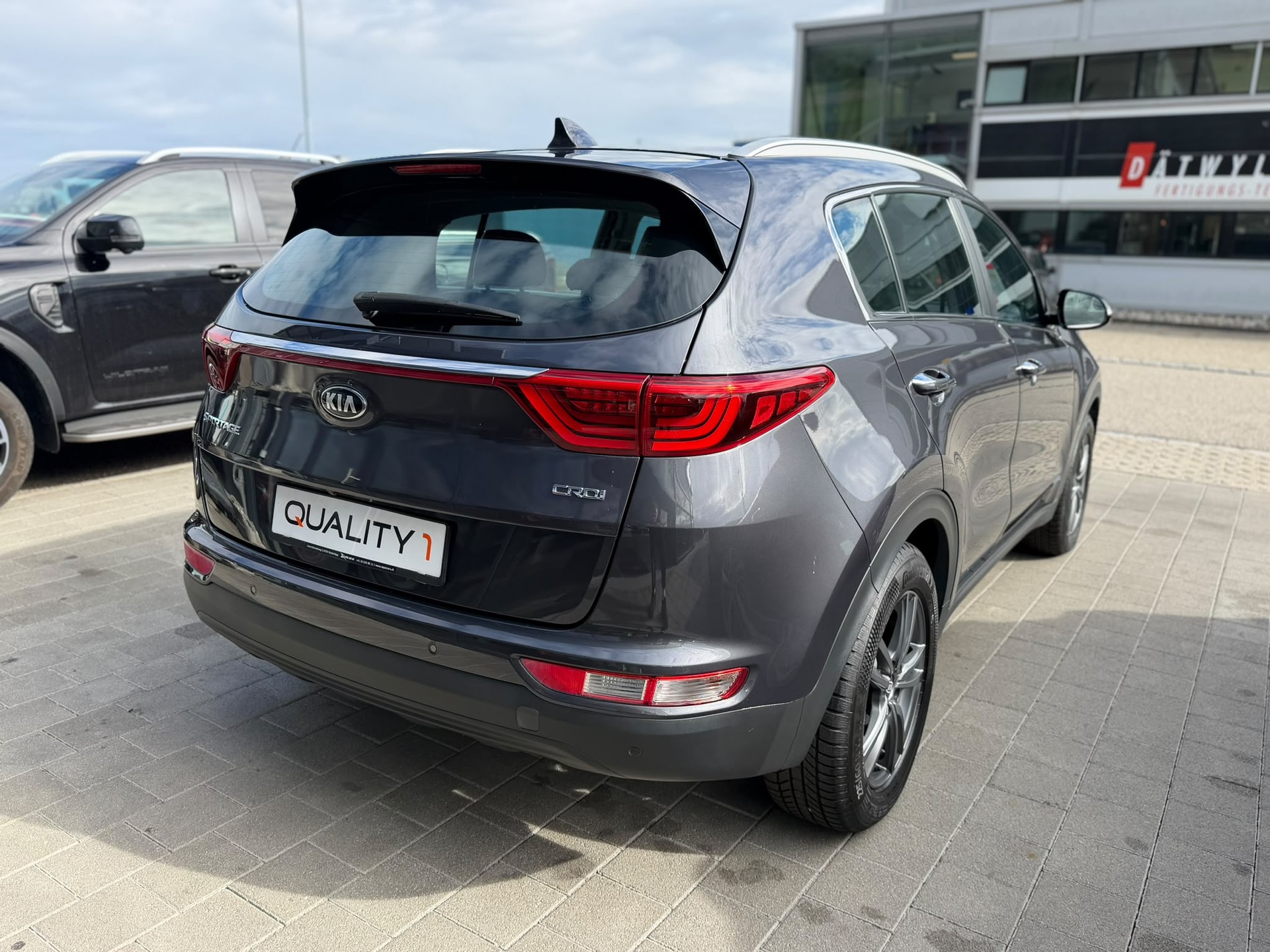 KIA Sportage 2.0CRDi Style GT Line 4WD Automat-image-9