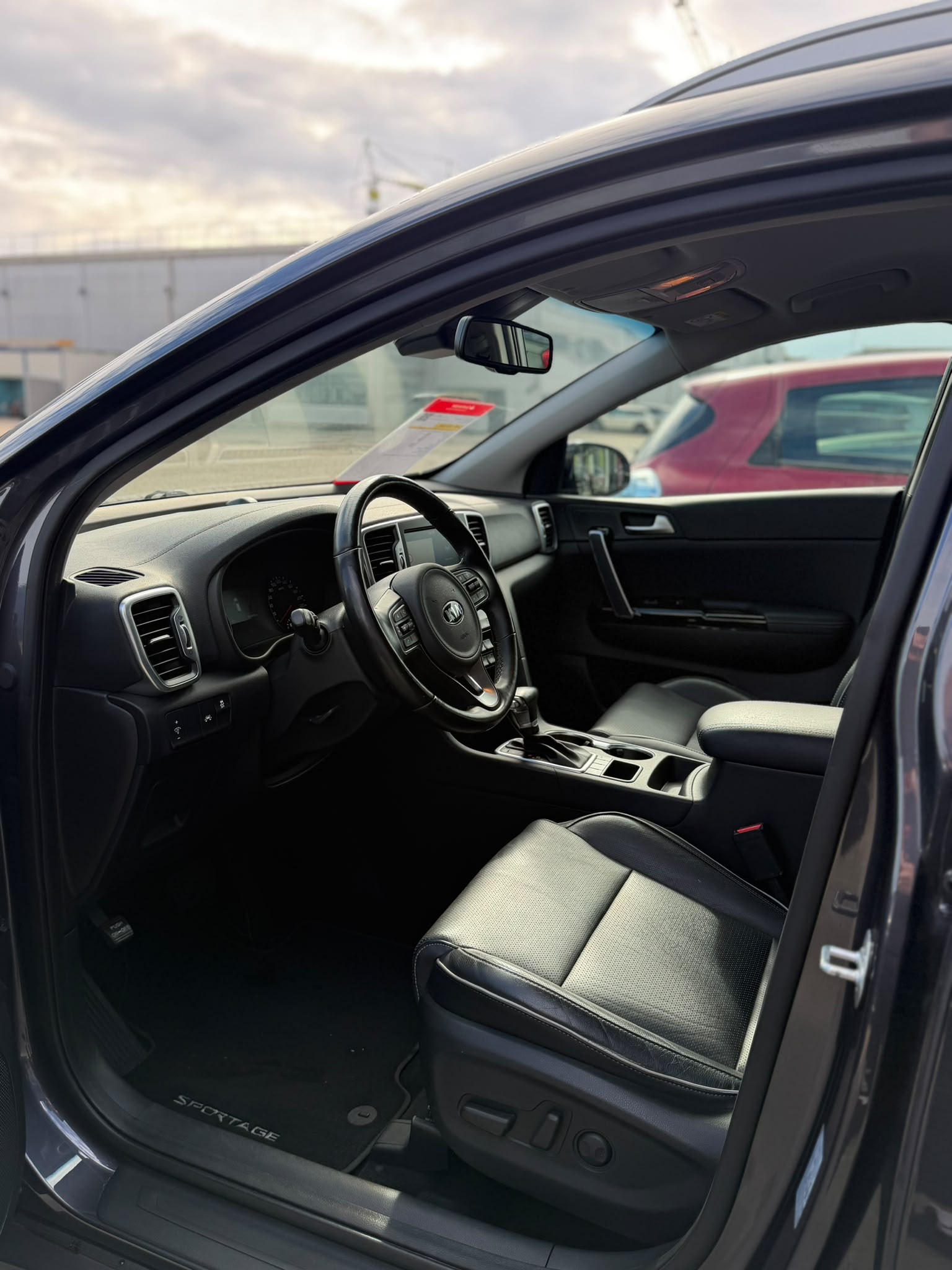 KIA Sportage 2.0CRDi Style GT Line 4WD Automat-image-22