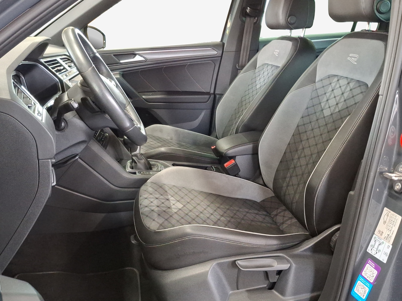 VW Tiguan 2.0TSI R-Line 4Motion DSG-image-7