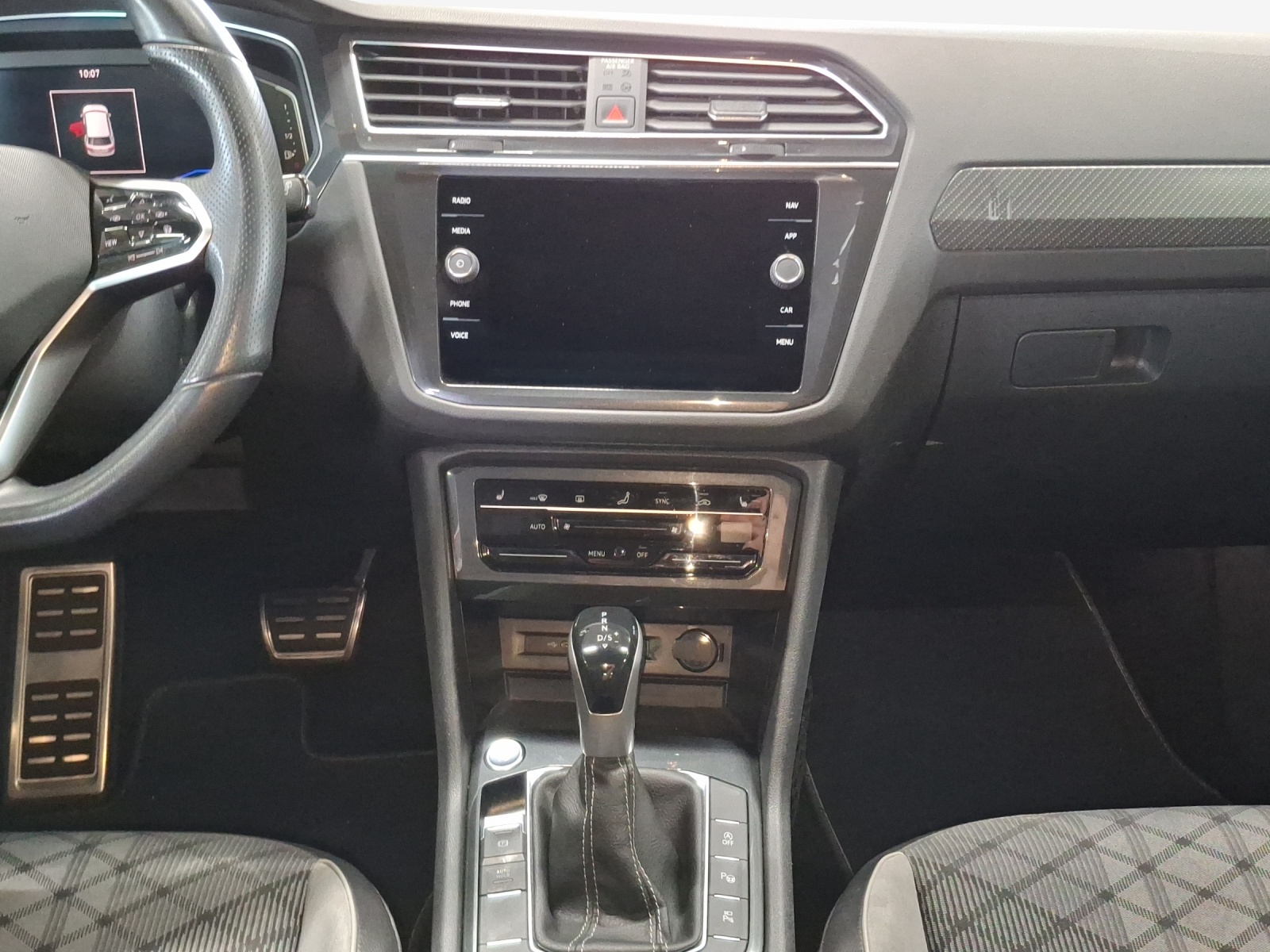 VW Tiguan 2.0TSI R-Line 4Motion DSG-image-10