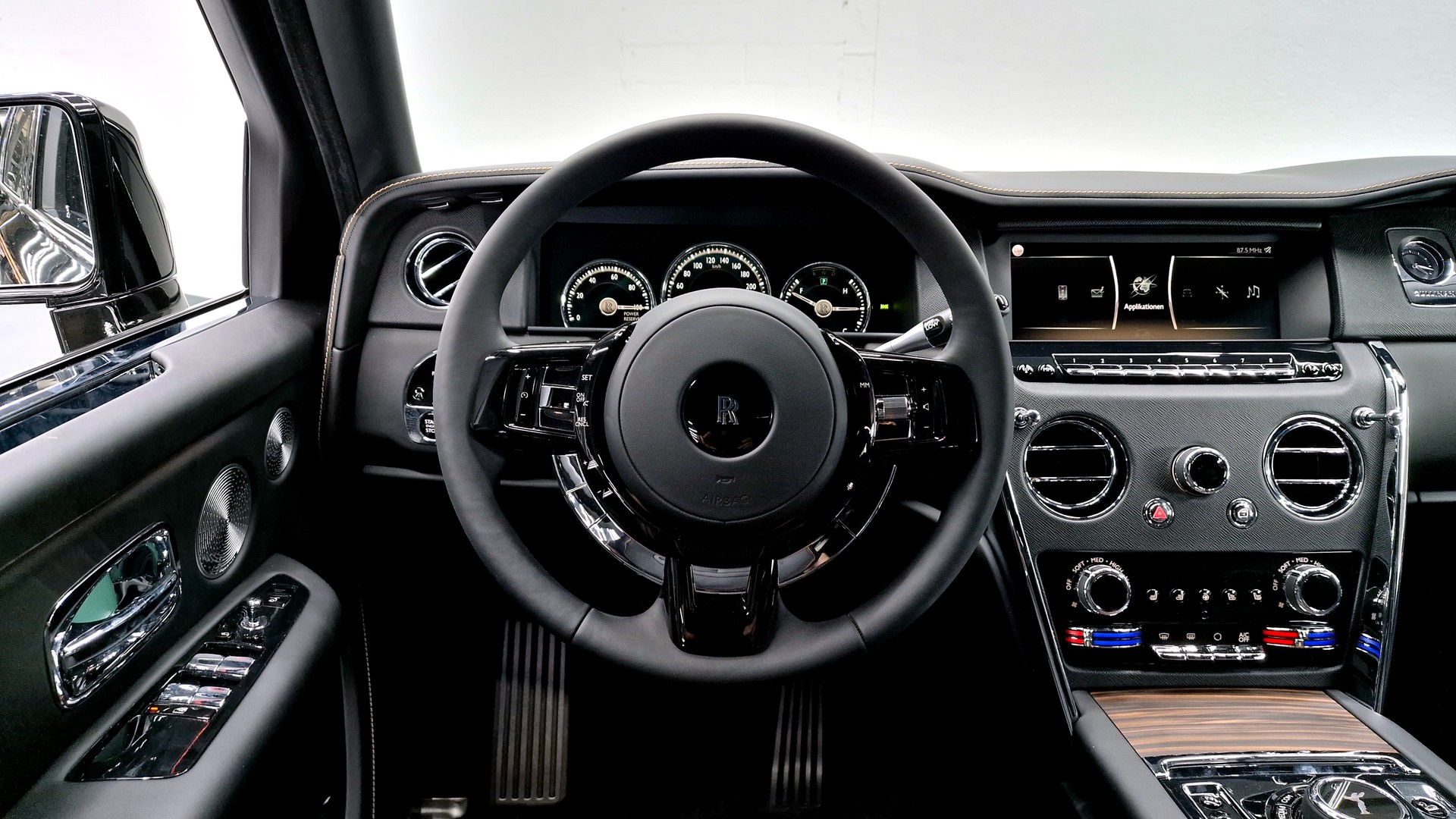 ROLLS-ROYCE Cullinan 6.7 V12-image-13