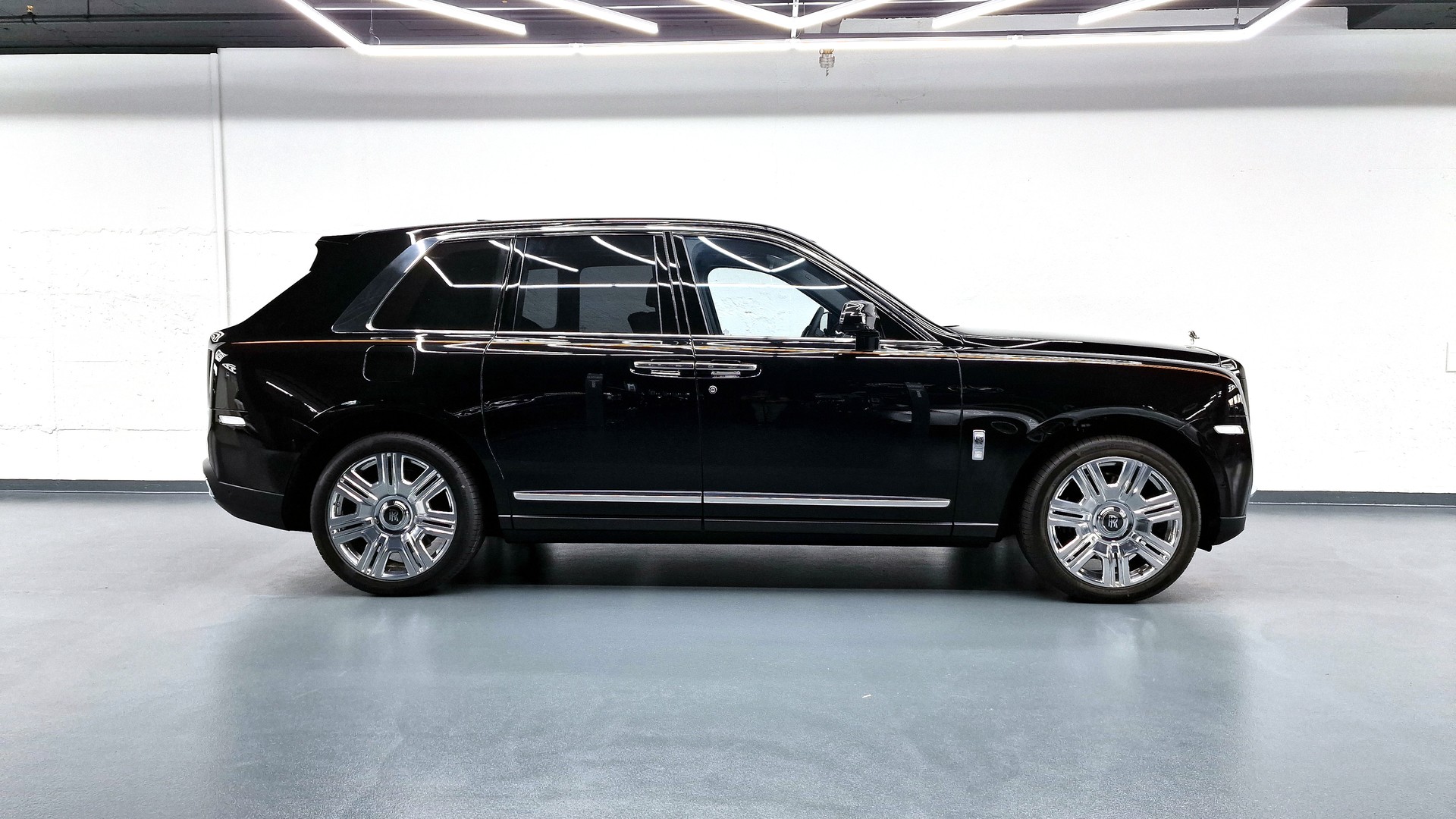 ROLLS-ROYCE Cullinan 6.7 V12
