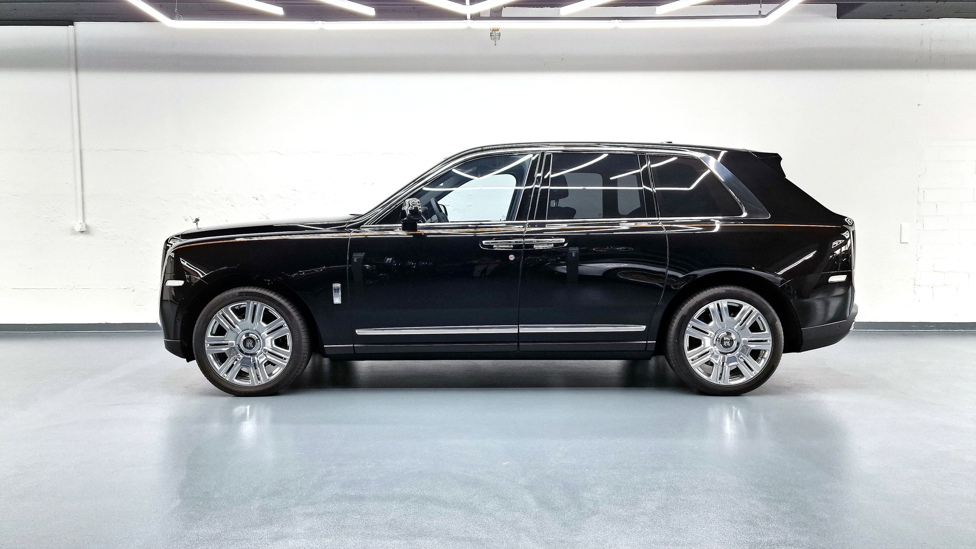 ROLLS-ROYCE Cullinan 6.7 V12-image-4