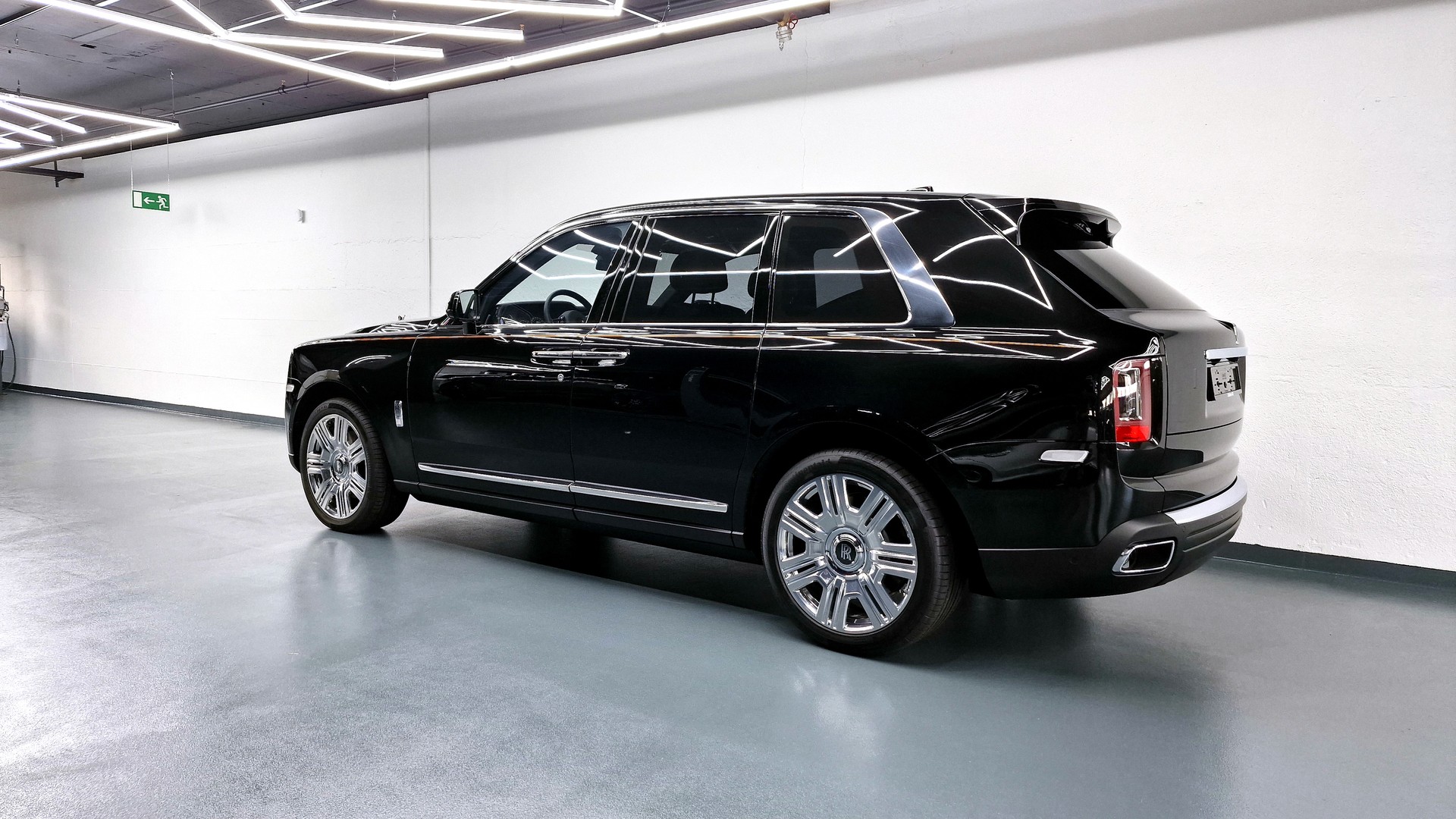 ROLLS-ROYCE Cullinan 6.7 V12-image-6