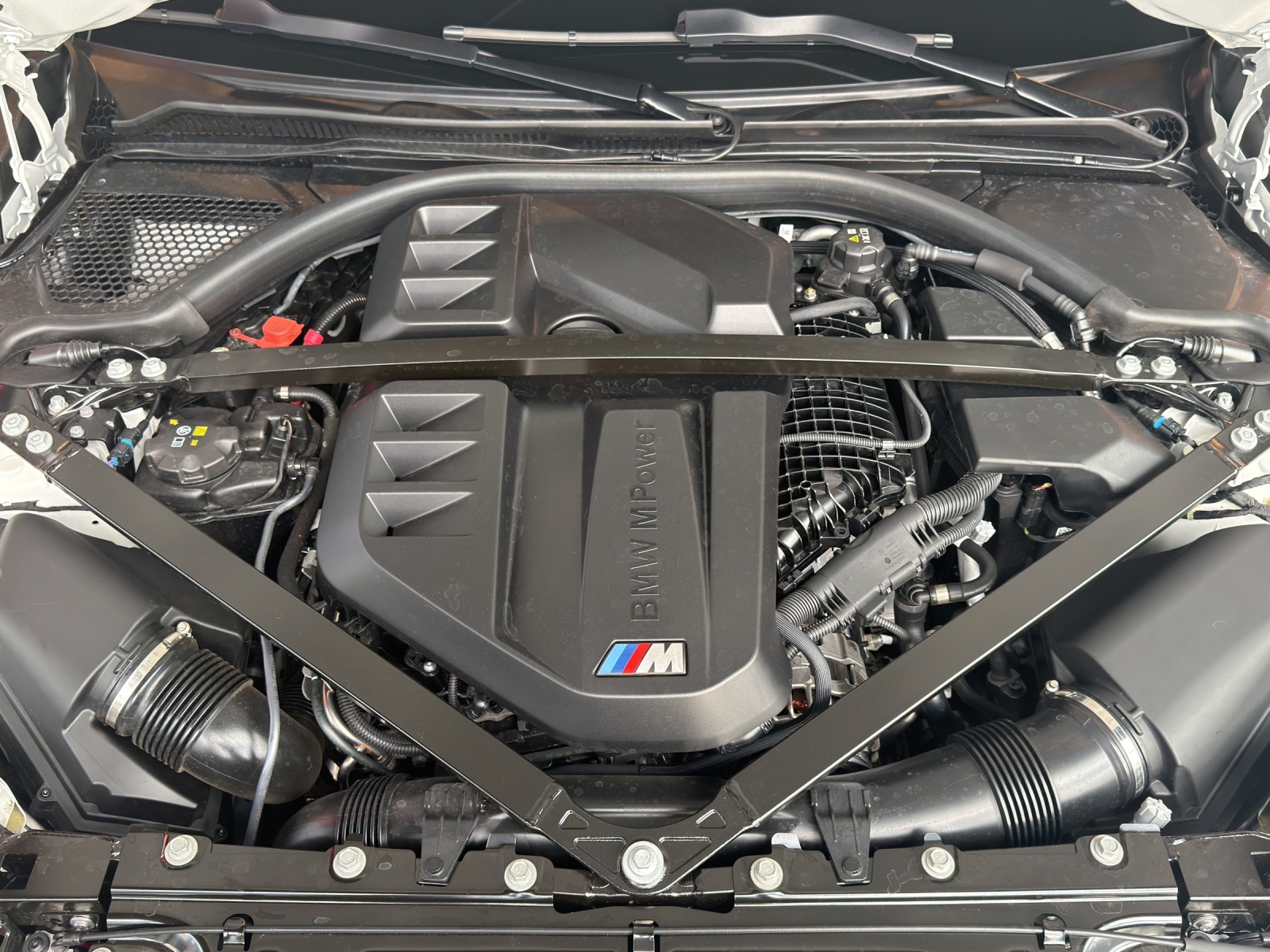 BMW M4 Cabrio Competition M xDrive-image-12