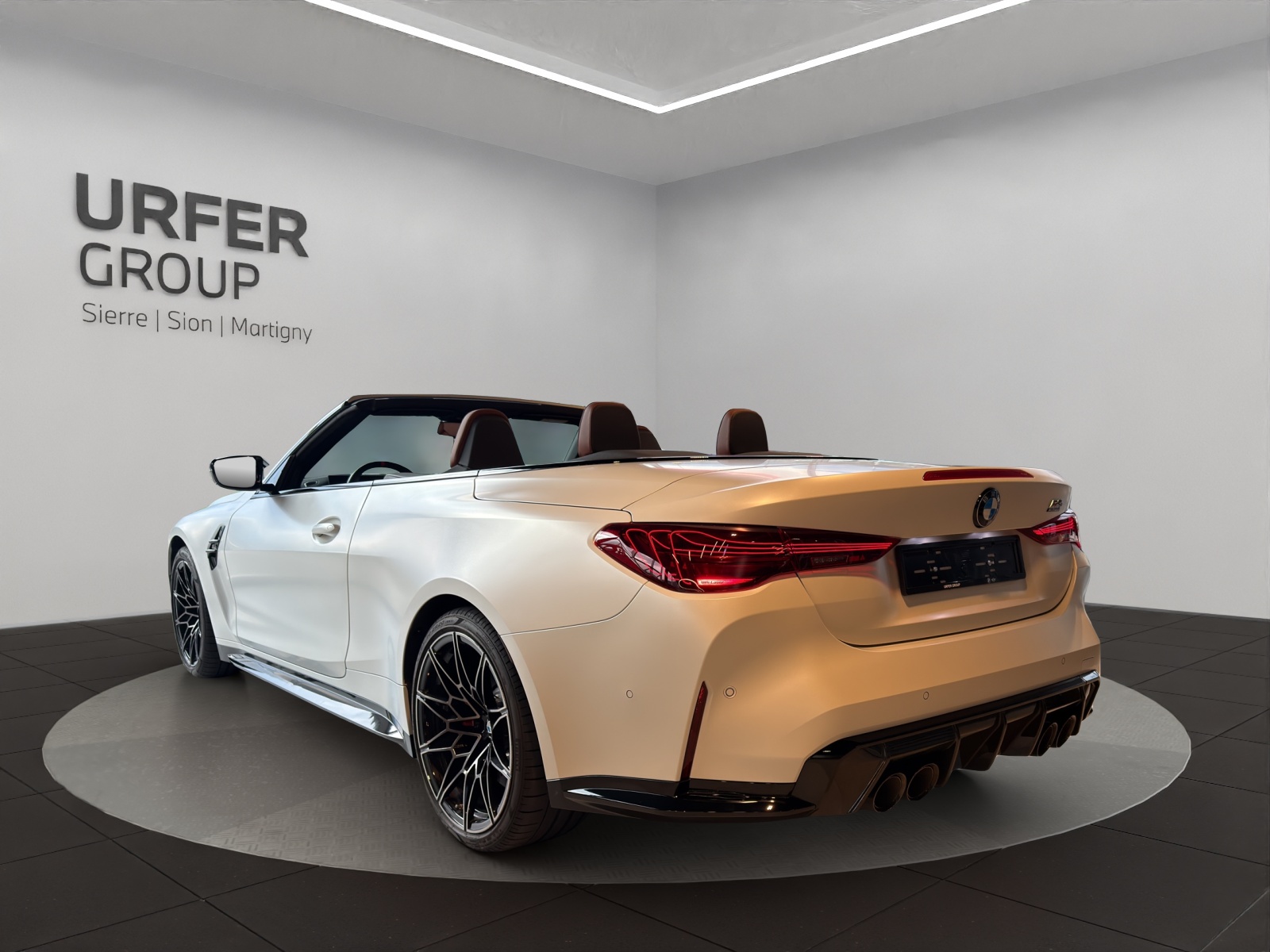 BMW M4 Cabrio Competition M xDrive-image-3