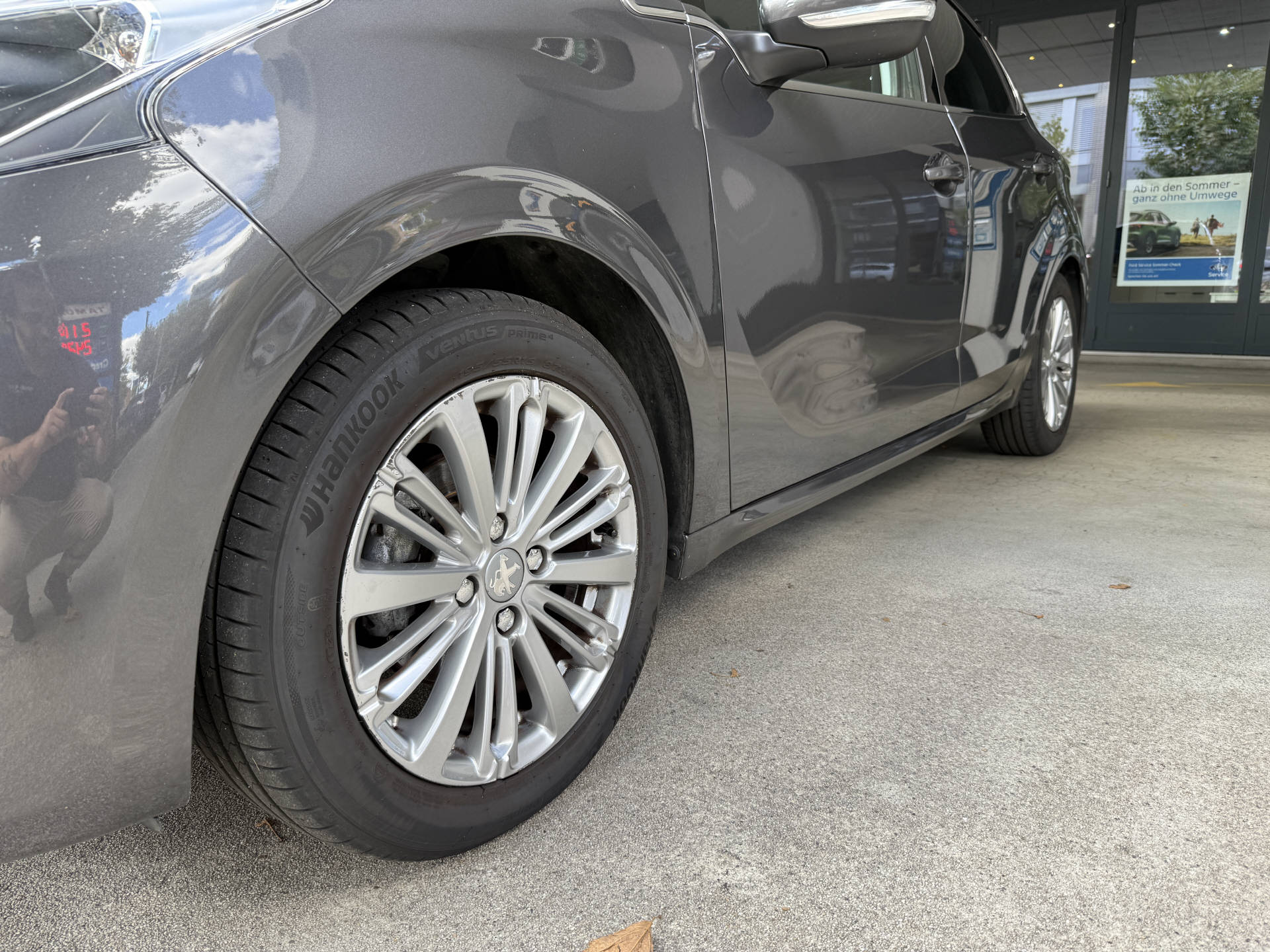 PEUGEOT 208 1.2 PureTech Allure S/S-image-14