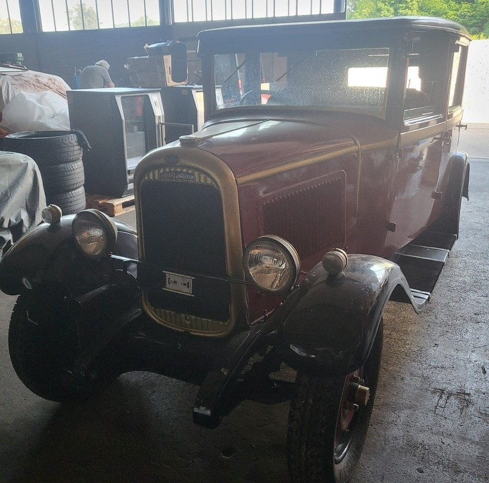 CHEVRON CHENARD & WALCKER