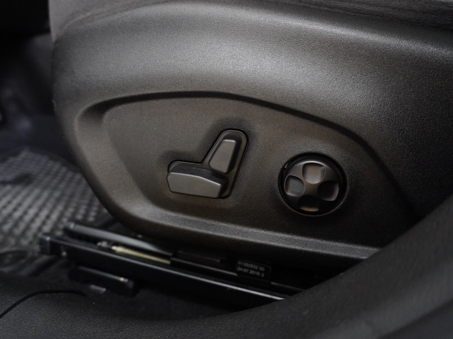 JEEP Renegade 1.4 Turbo Limited AWD-image-12
