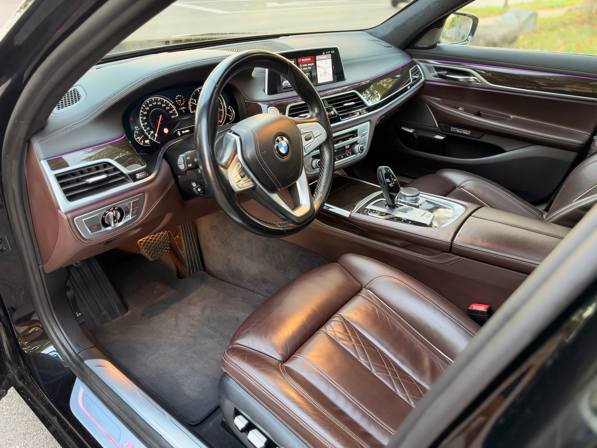 BMW 730Ld xDrive Steptronic-image-13