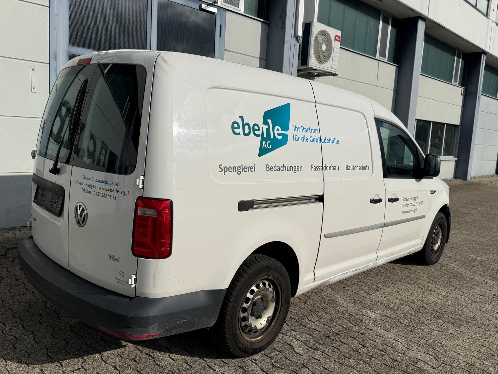 VW Caddy Maxi 2.0TDI BlueMotion Technology-image-3