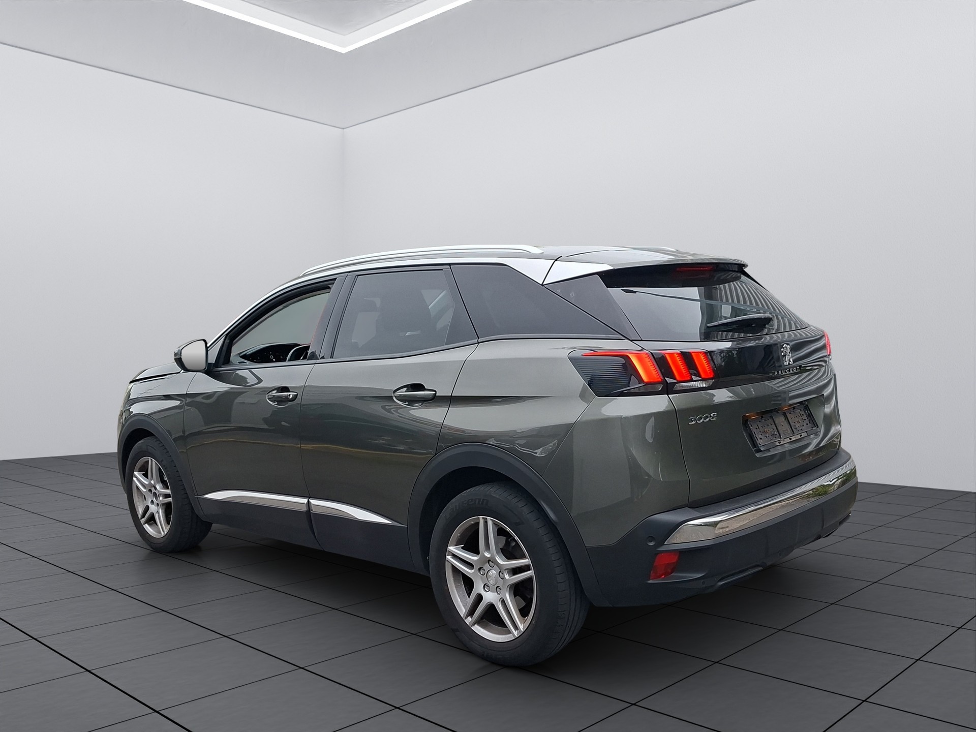 PEUGEOT 3008 1.2 PureTech Allure EAT-image-2