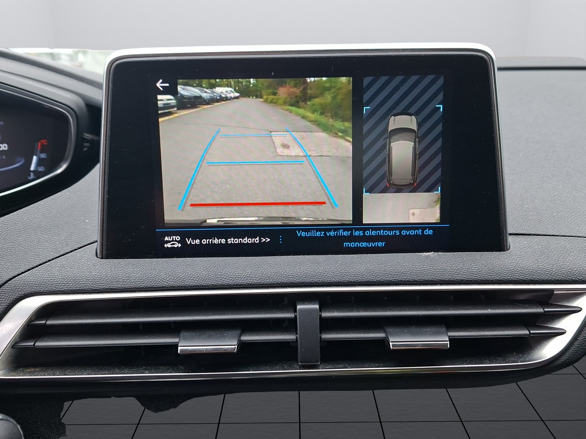 PEUGEOT 3008 1.2 PureTech Allure EAT-image-13
