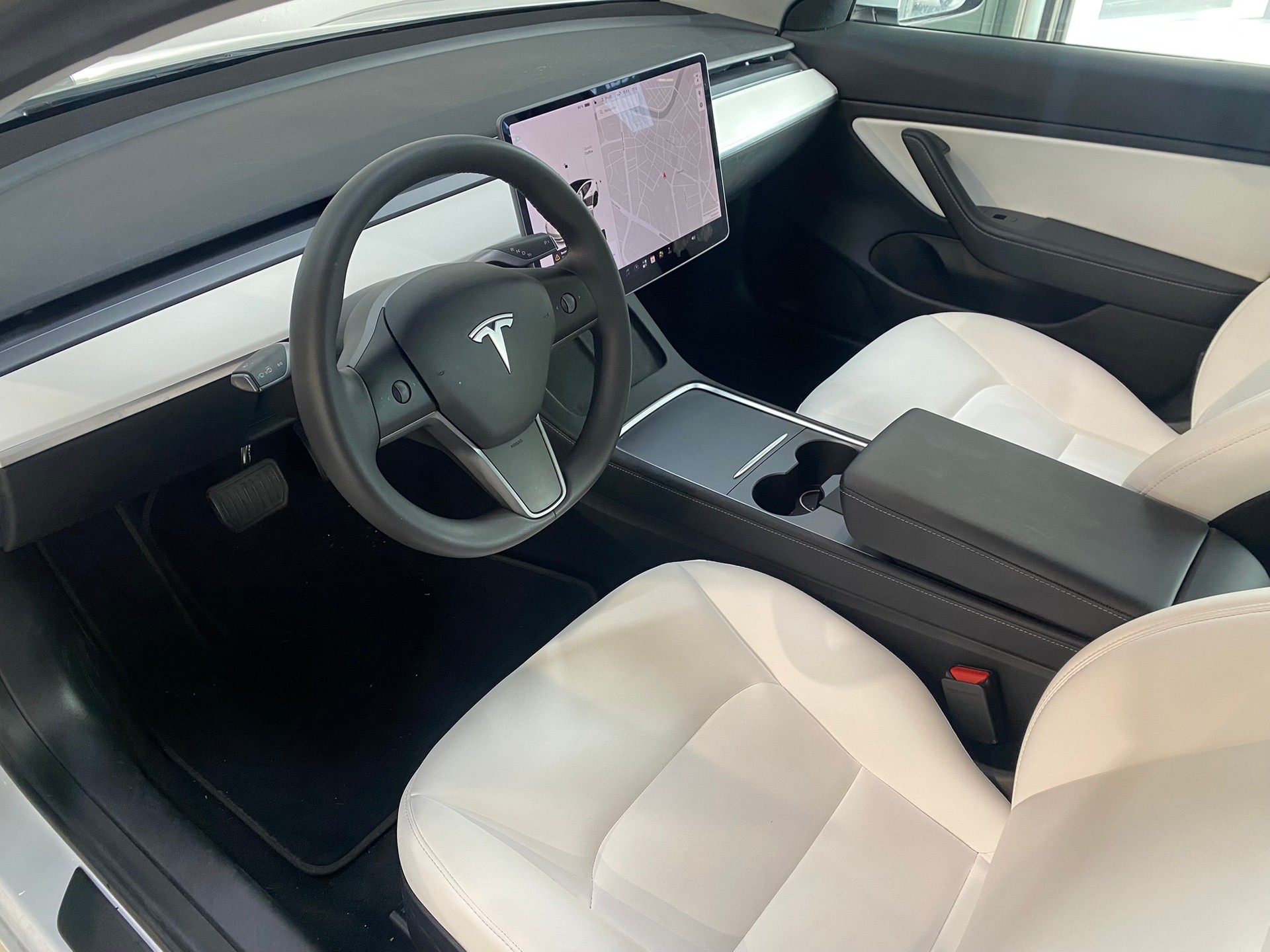 TESLA Model 3 Long Range Dual Motor AWD-image-16