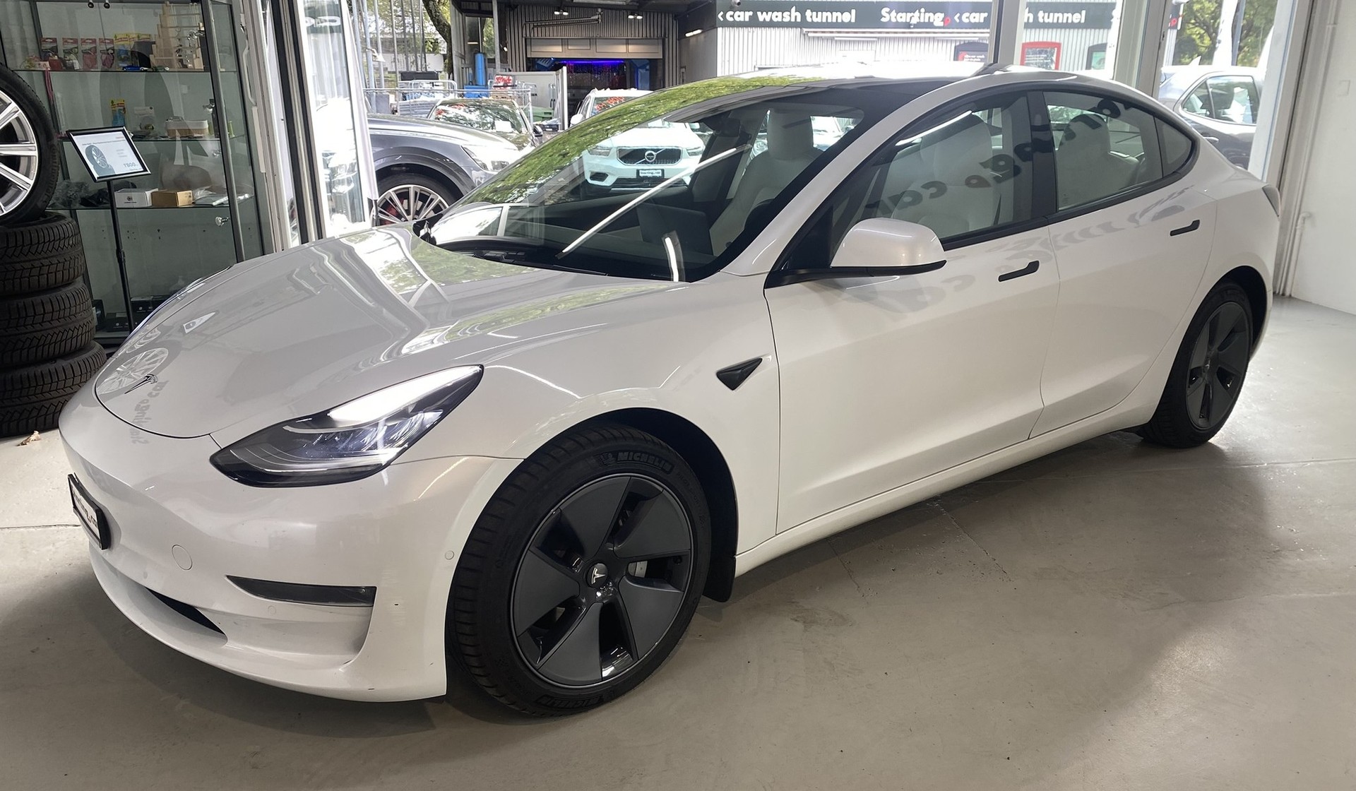 TESLA Model 3 Long Range Dual Motor AWD-image-9