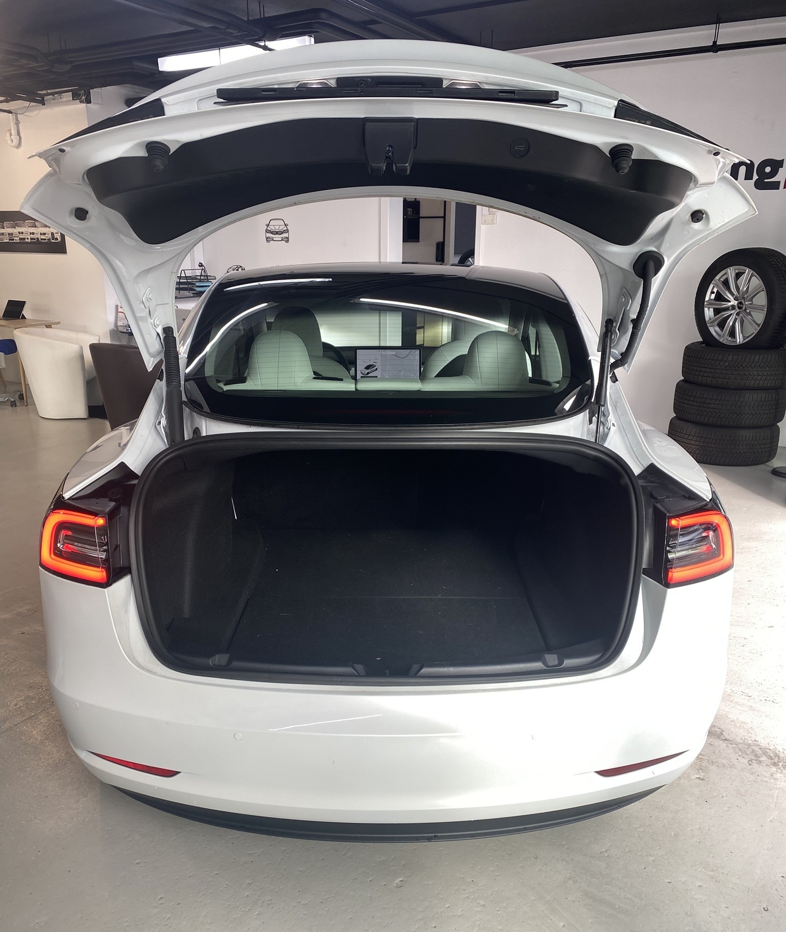 TESLA Model 3 Long Range Dual Motor AWD-image-14