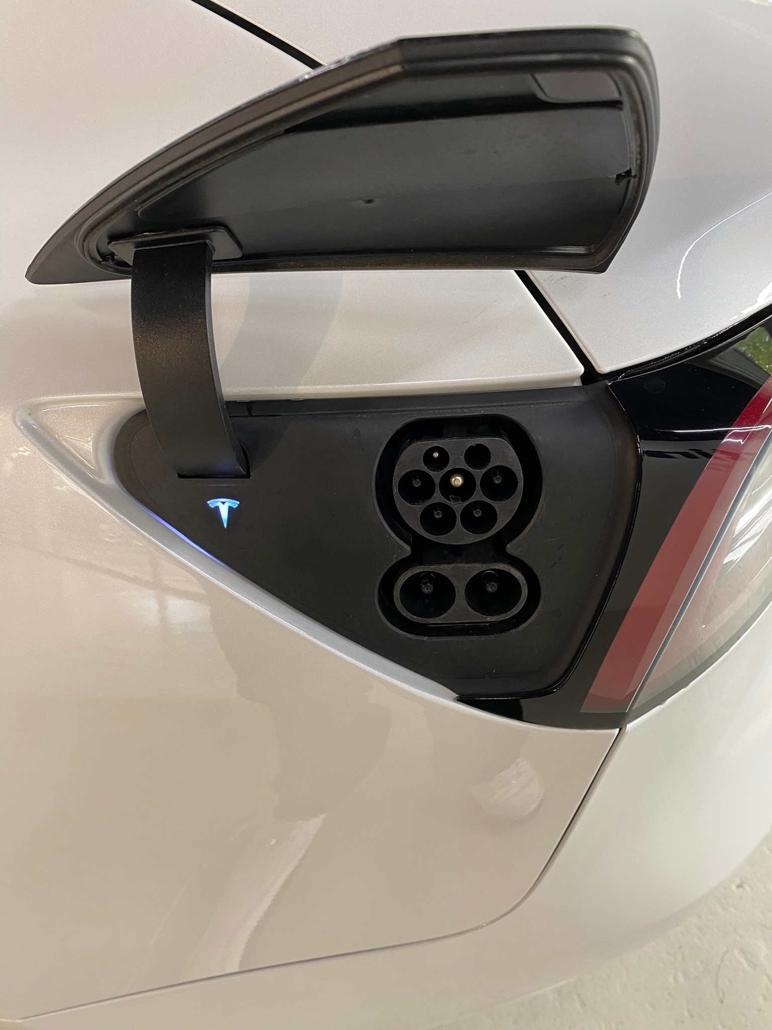TESLA Model 3 Long Range Dual Motor AWD-image-27