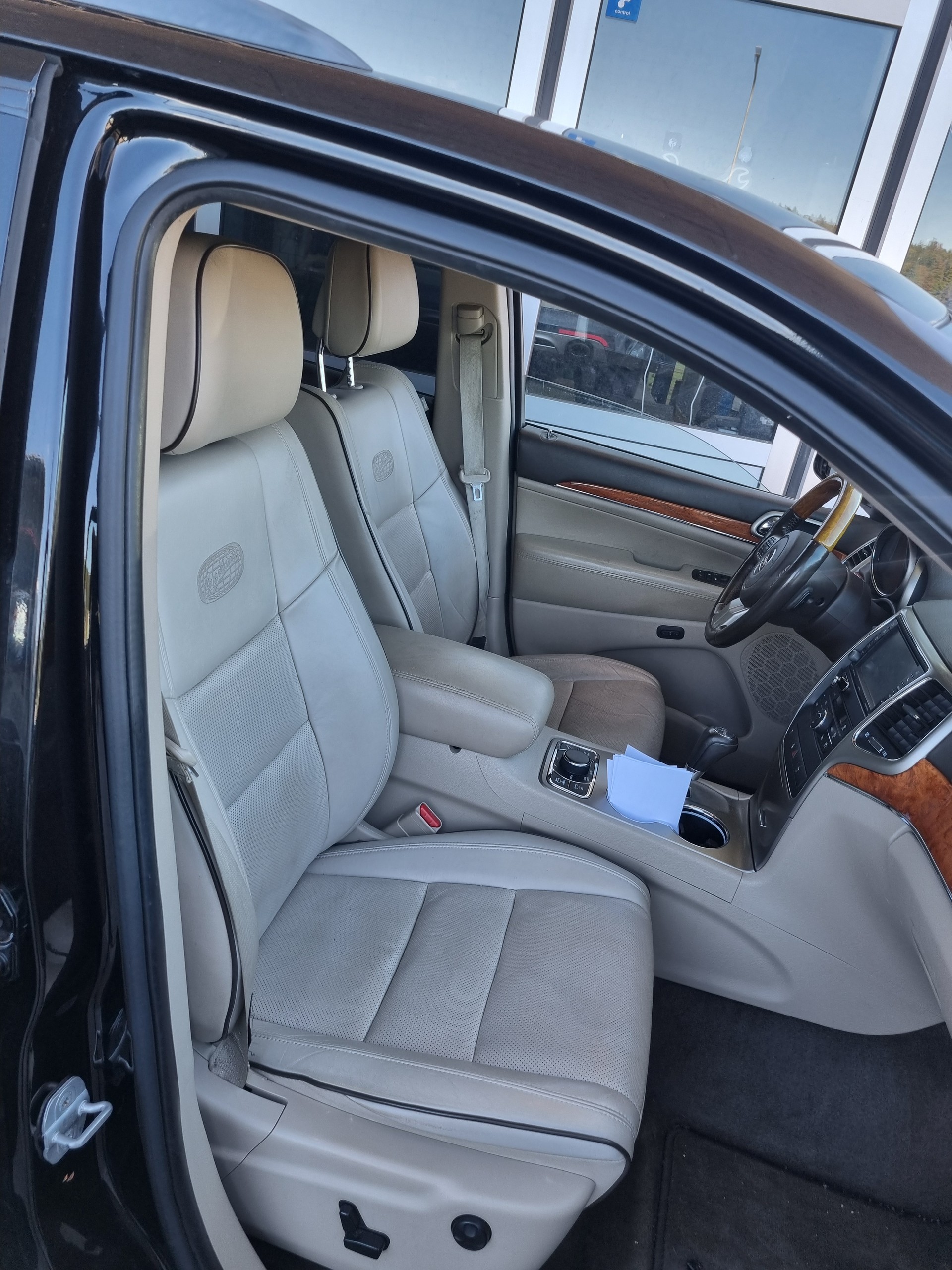 JEEP Grand Cherokee 3.0 CRD Overland Automatic-image-9